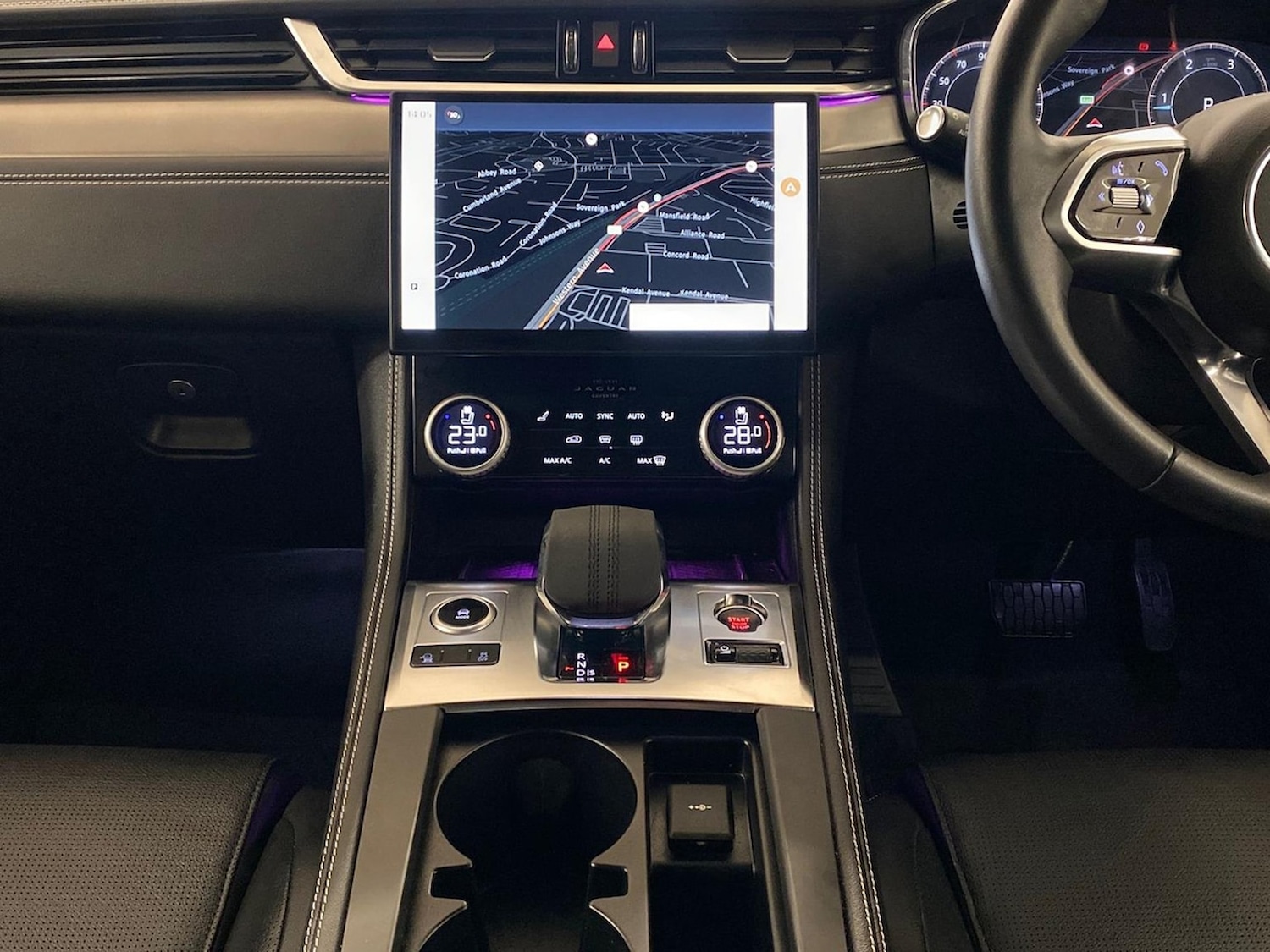 Used Jaguar F-Pace 2023 for sale - 76613618: Photo 14