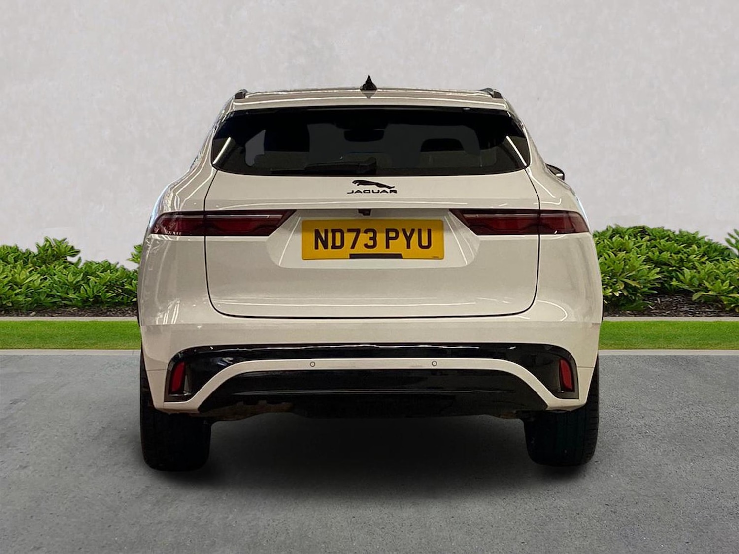 Used Jaguar F-Pace 2023 for sale - 76613618: Photo 6