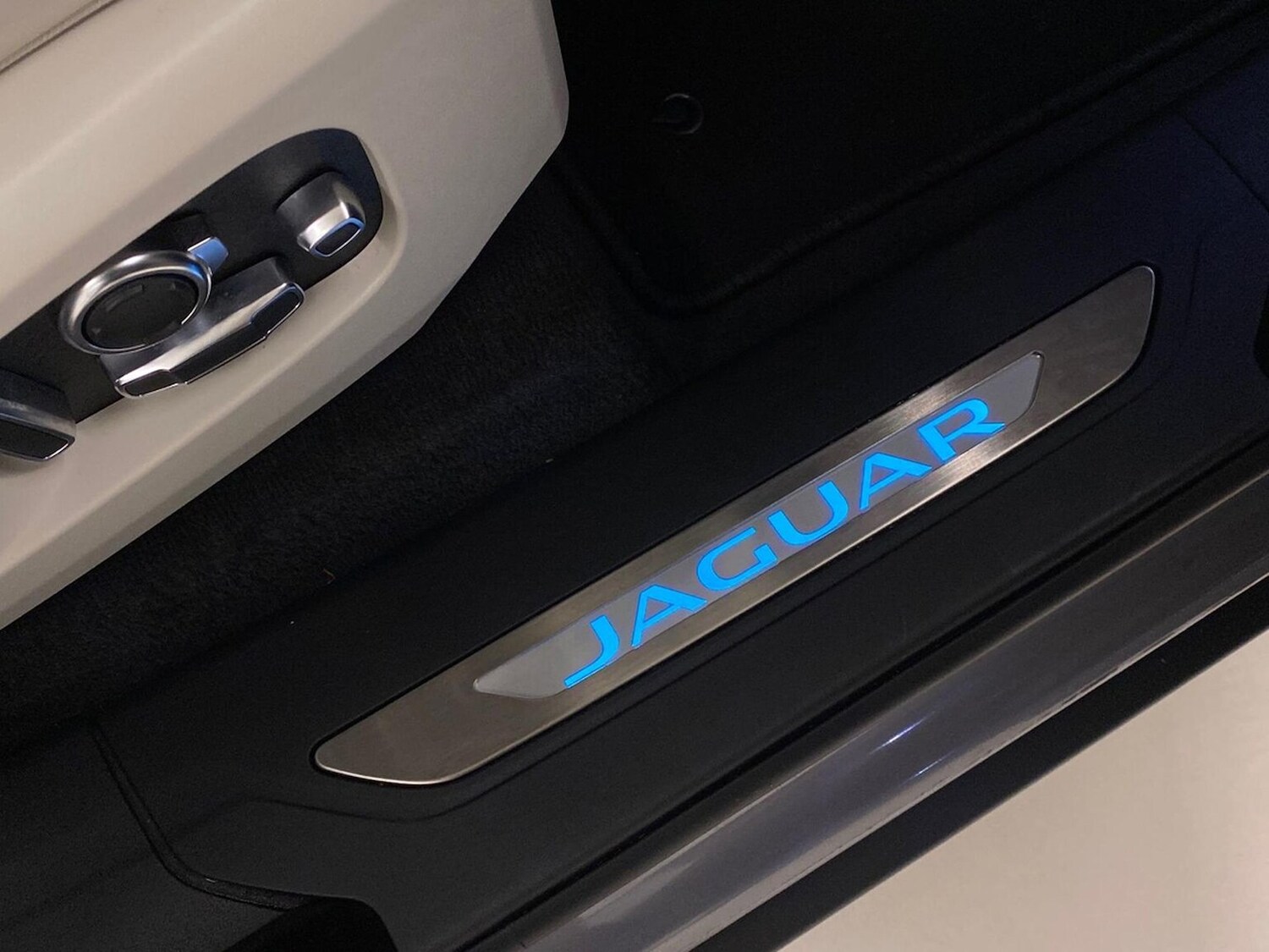 Used Jaguar F-Pace 2023 for sale - 77487623: Photo 22