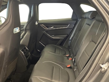 Used Jaguar F-Pace 2023 for sale - 75524082: Photo
