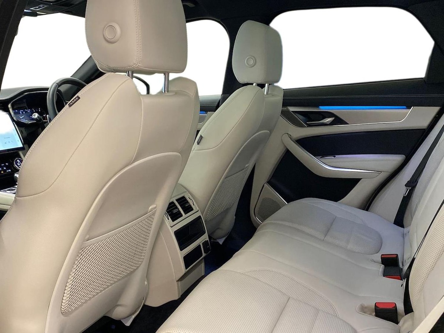 Used Jaguar F-Pace 2023 for sale - 77873662: Photo 4