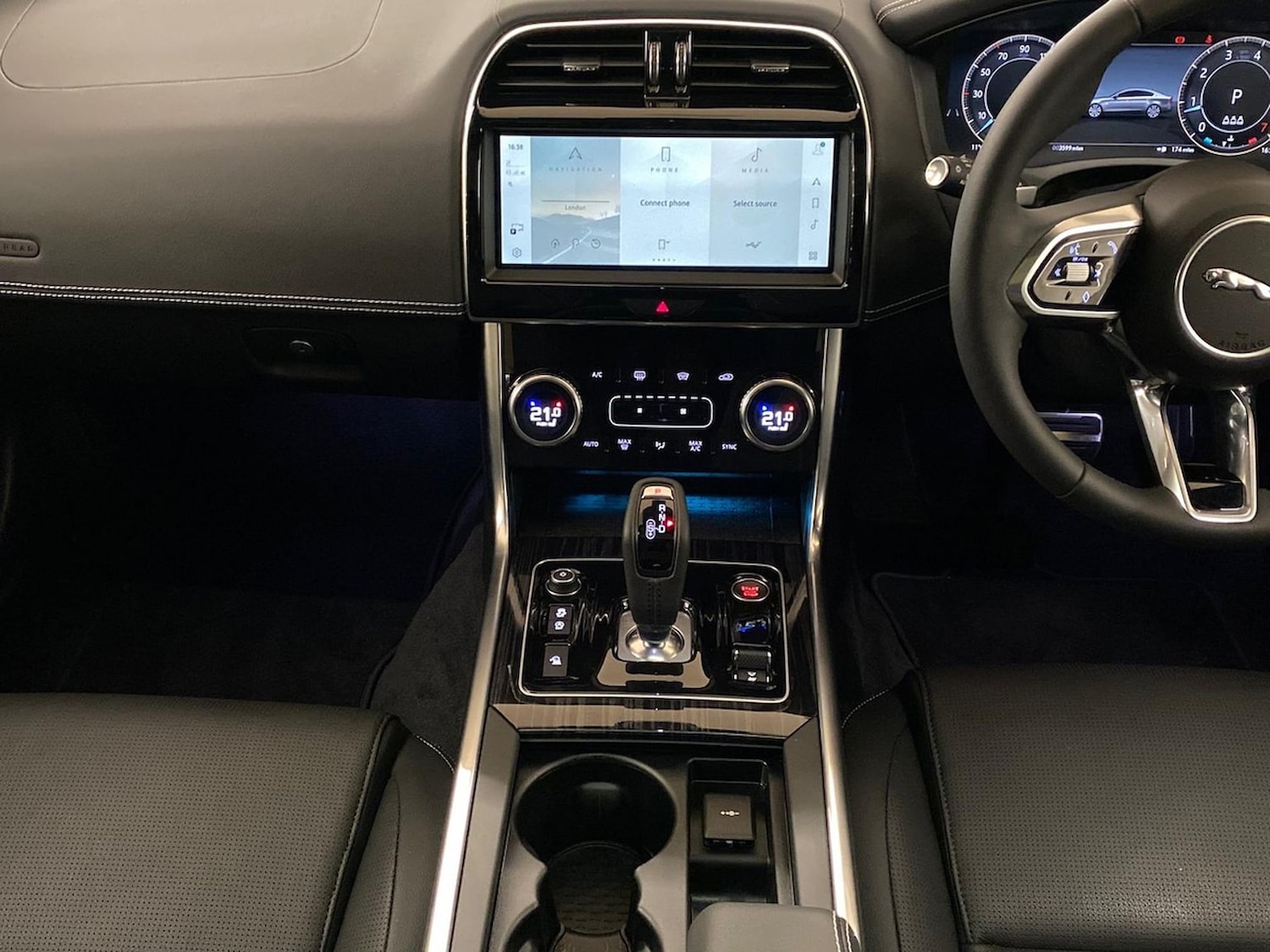 Used Jaguar XE 2023 for sale - 76357878: Photo 14