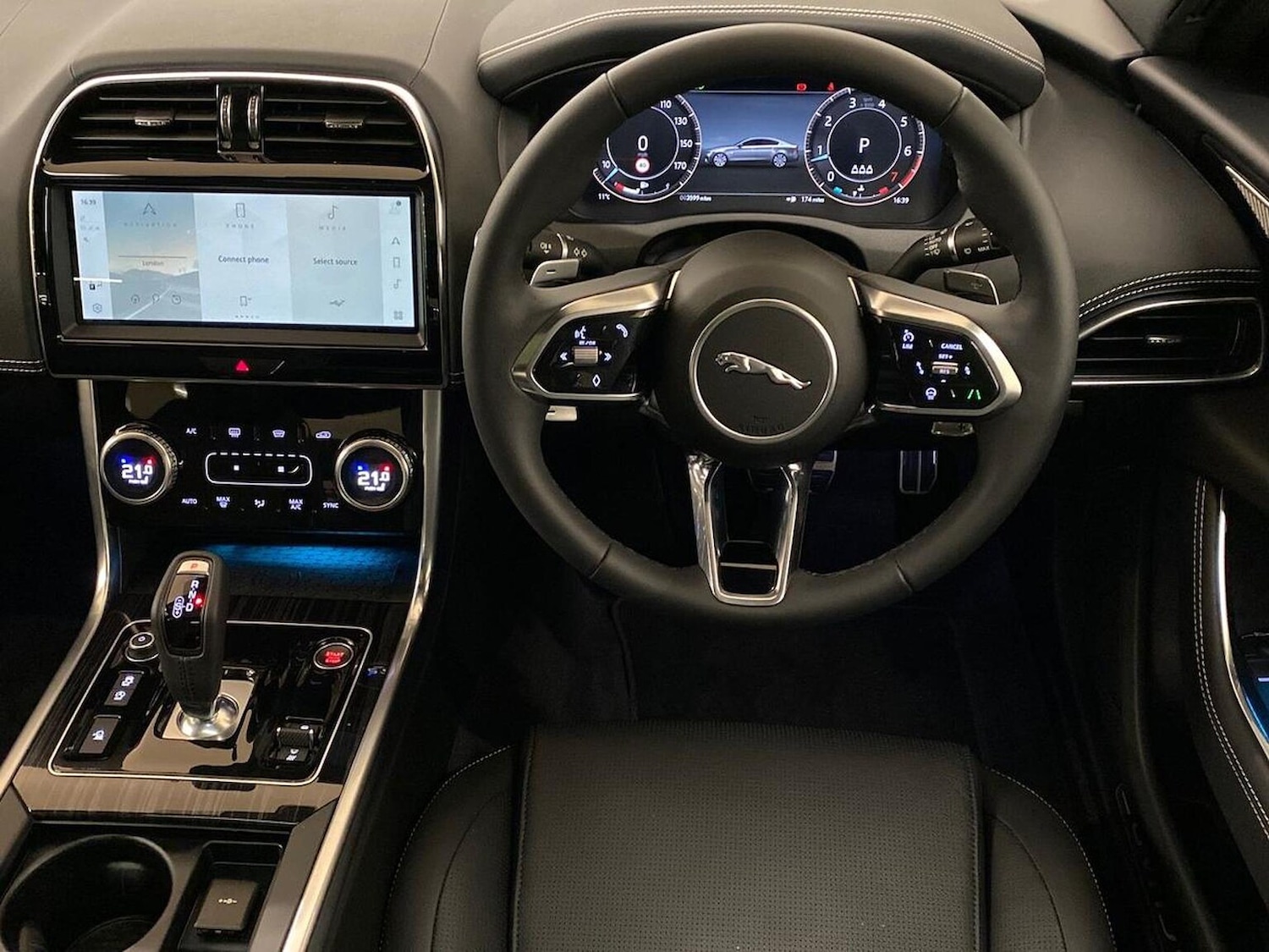 Used Jaguar XE 2023 for sale - 76357878: Photo 15