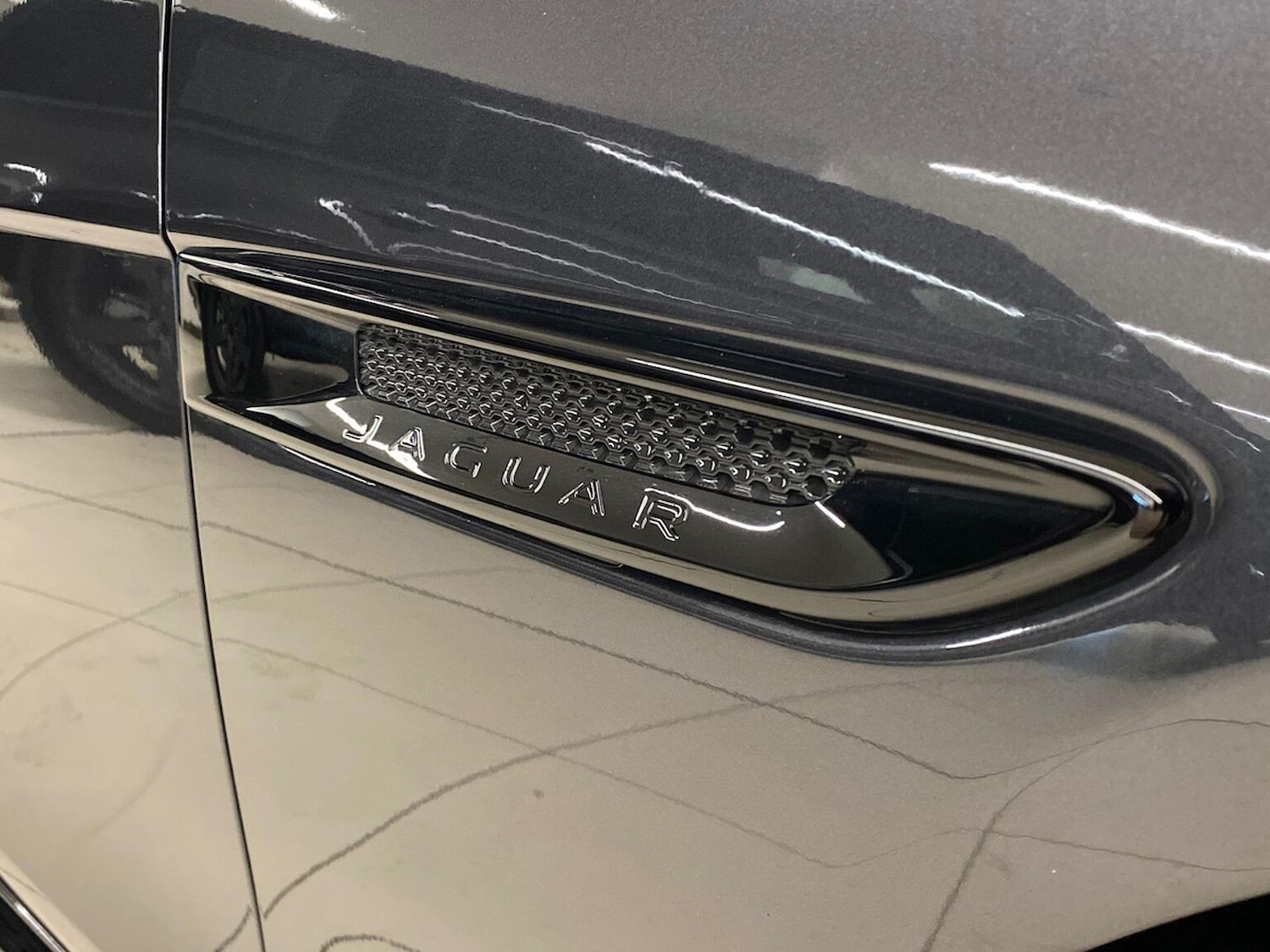 Used Jaguar XE 2023 for sale - 76357878: Photo 20