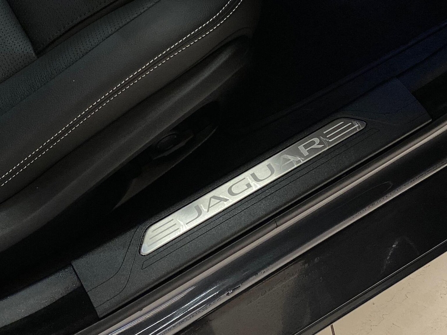 Used Jaguar XE 2023 for sale - 76357878: Photo 22