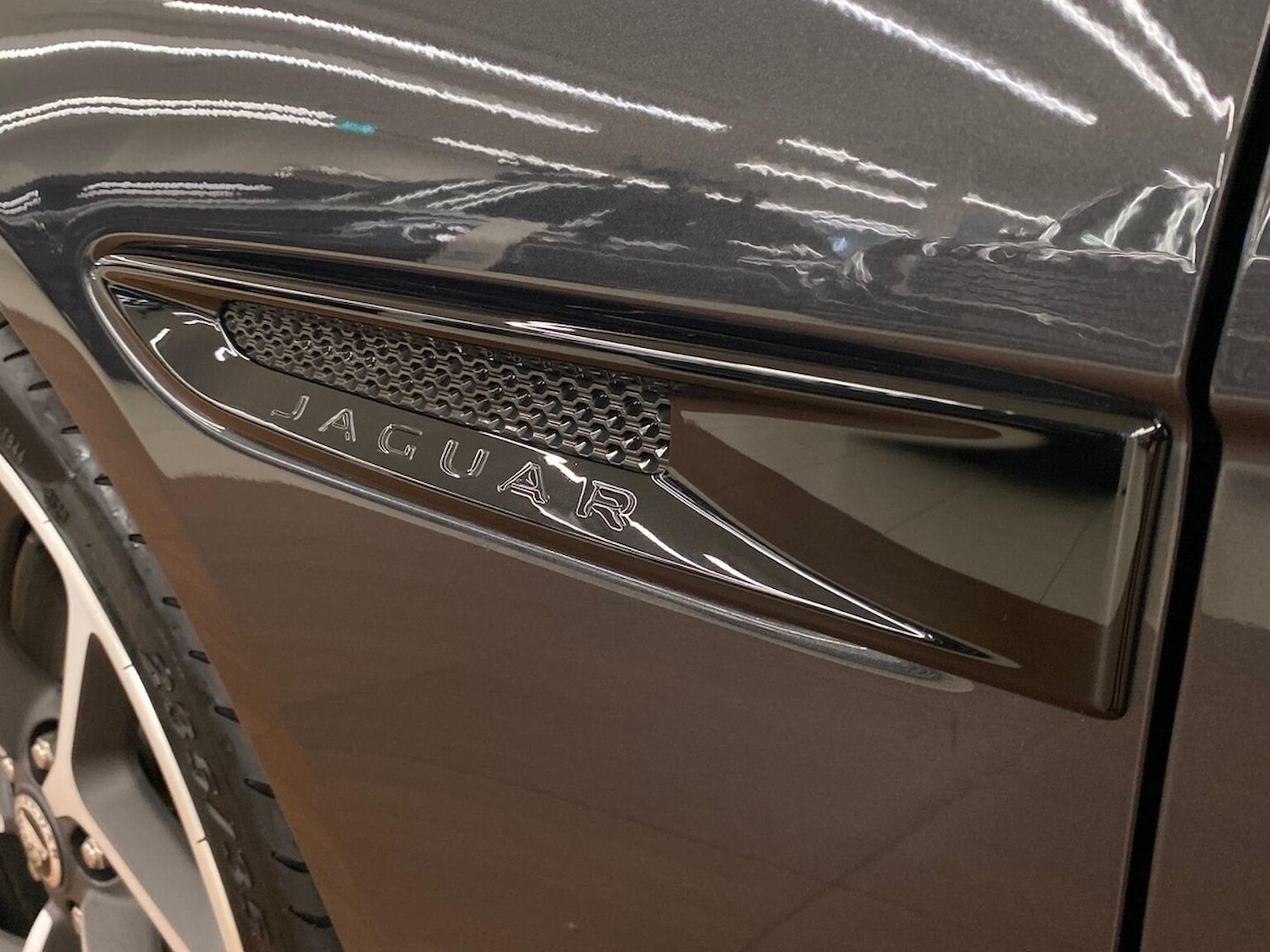 Used Jaguar XE 2023 for sale - 76357878: Photo 33