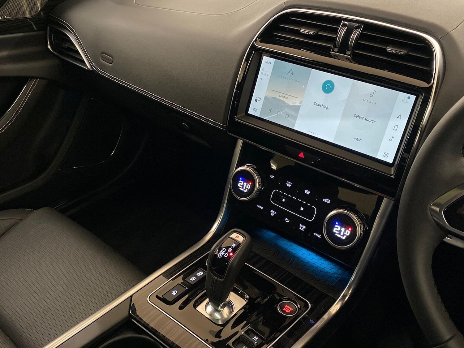 Used Jaguar XE 2023 for sale - 76357878: Photo 35