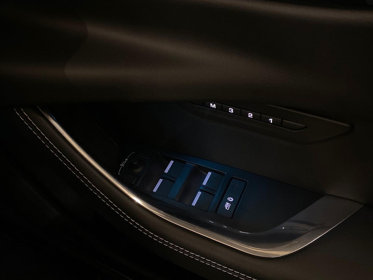 Used Jaguar XE 2023 for sale - 76357878: Photo 36