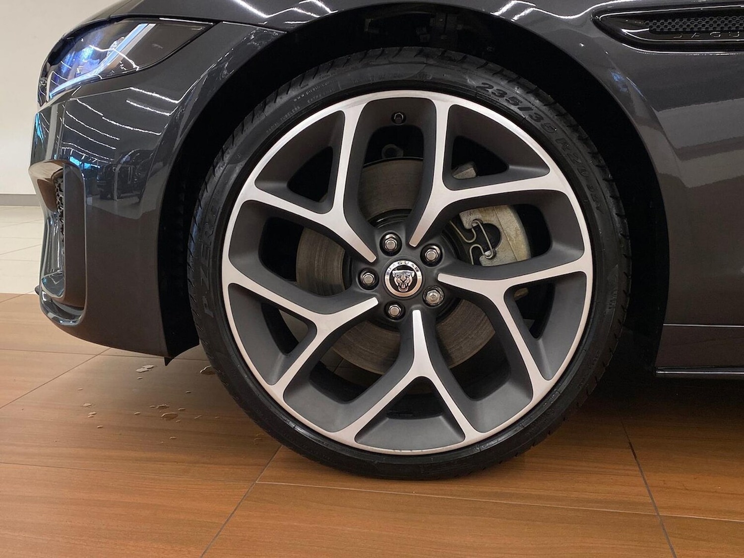 Used Jaguar XE 2023 for sale - 76357878: Photo 8