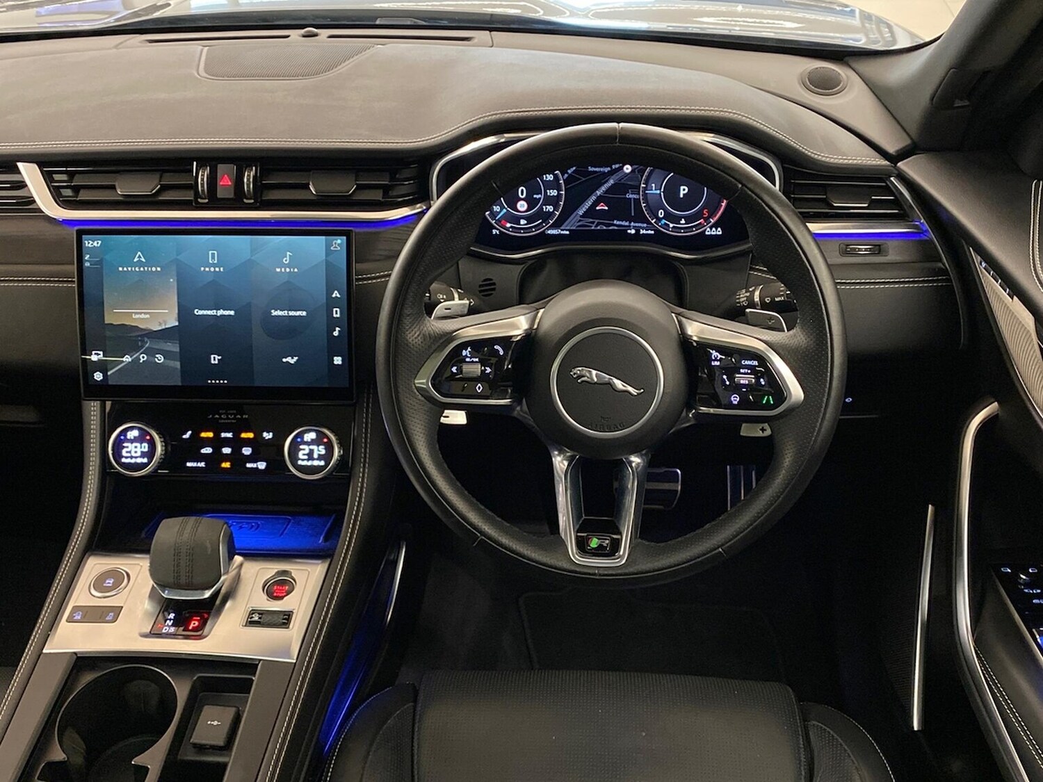 Used Jaguar F-Pace 2023 for sale - 77487576: Photo 15