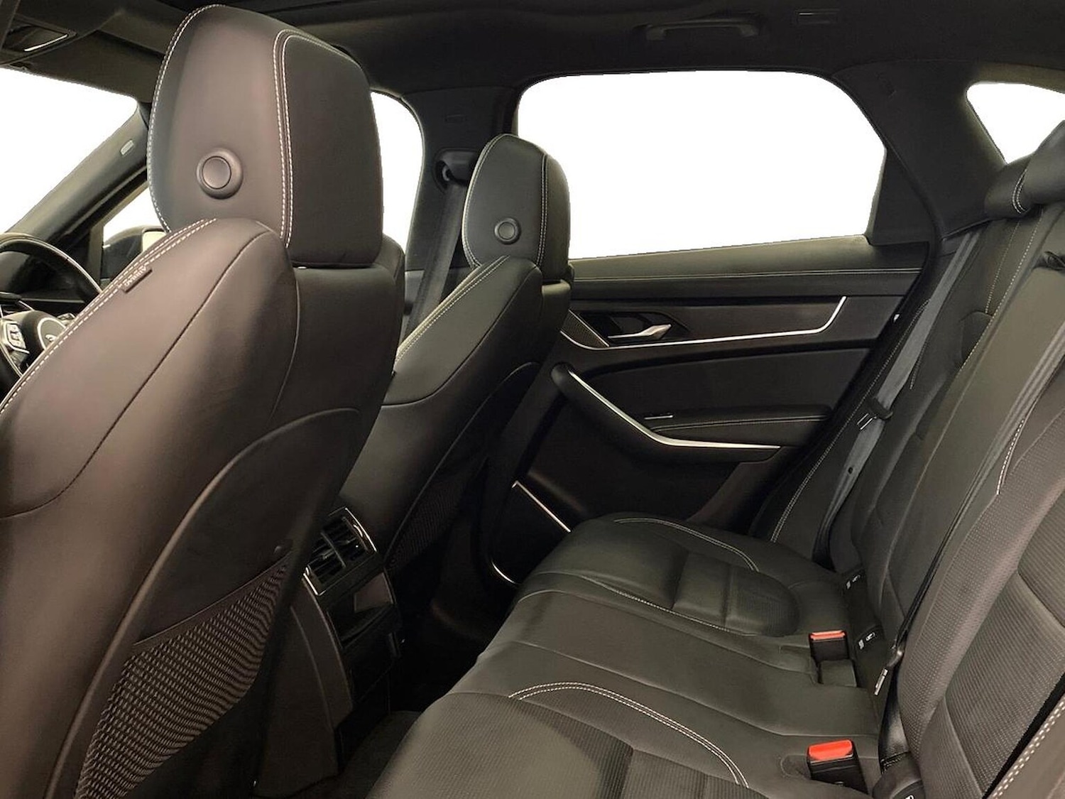 Used Jaguar F-Pace 2023 for sale - 77487576: Photo 4