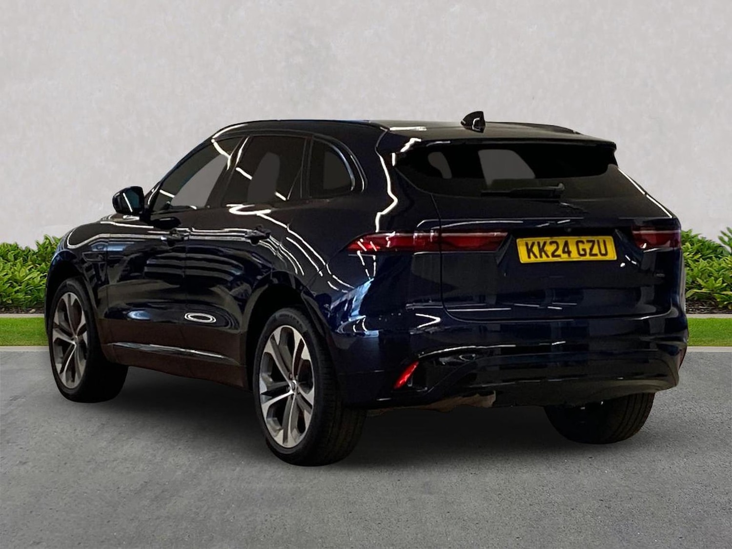 Used Jaguar F-Pace 2024 for sale - 78193939: Photo 2