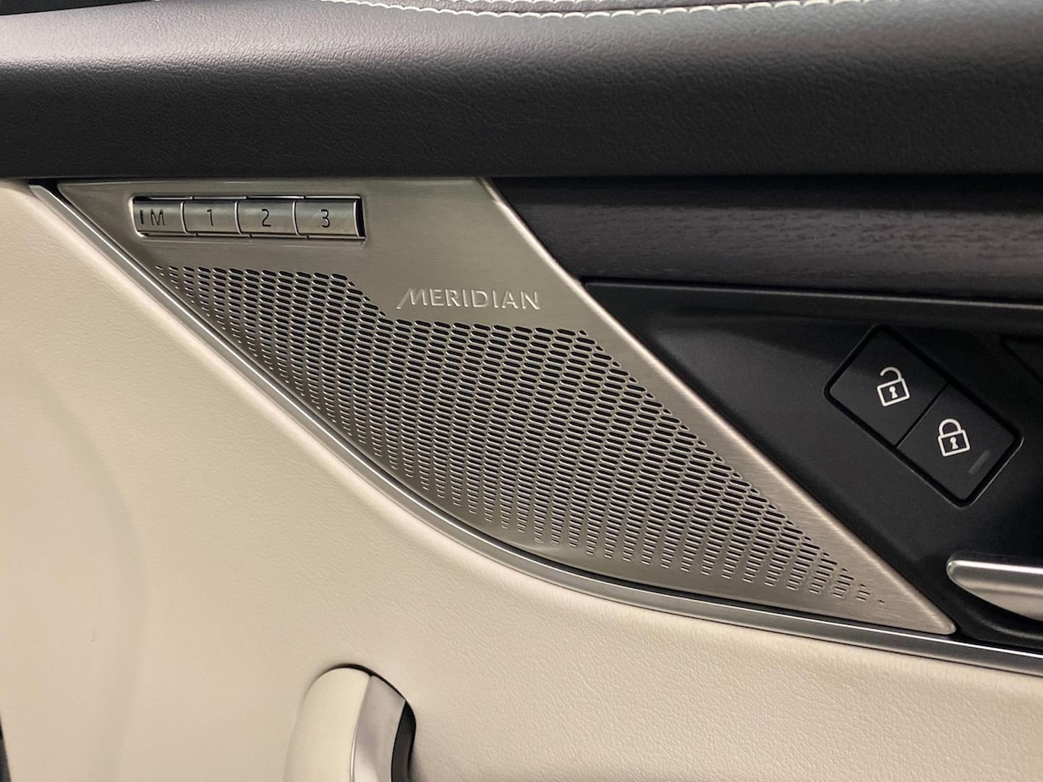 Used Jaguar F-Pace 2024 for sale - 78193939: Photo 33