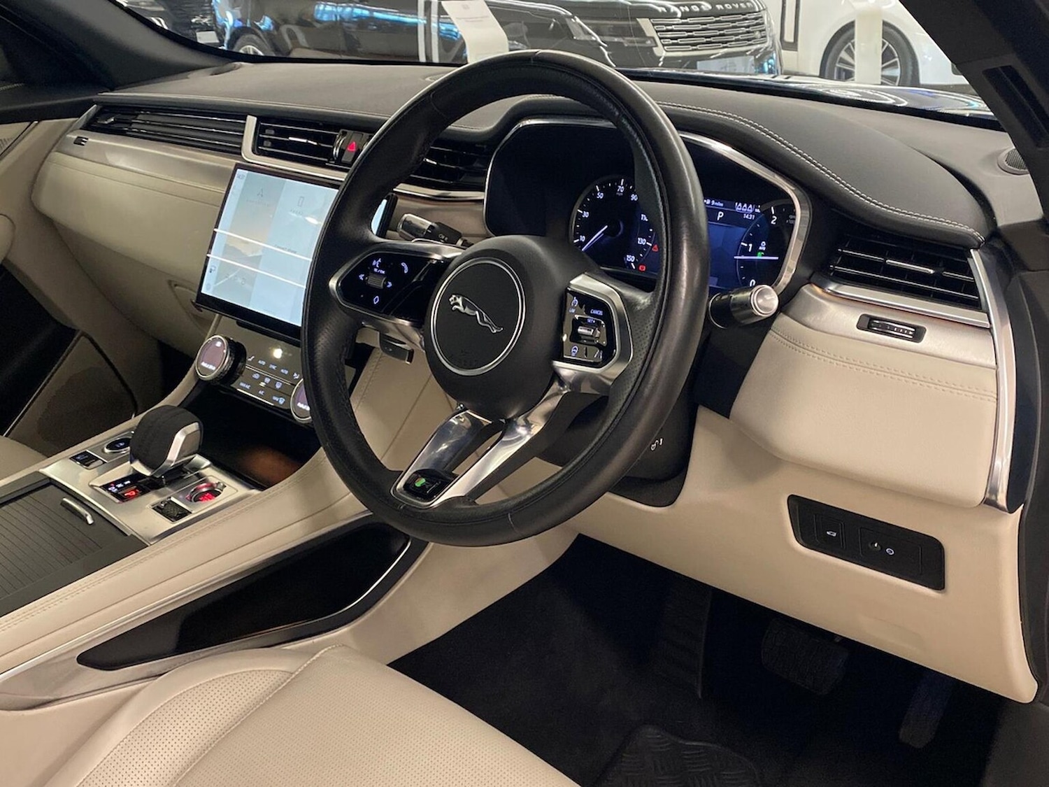 Used Jaguar F-Pace 2022 for sale - 76832038: Photo 28