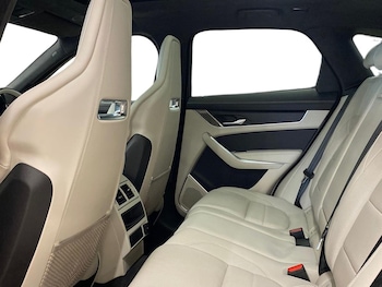 Used Jaguar F-Pace 2023 for sale - 77494910: Photo