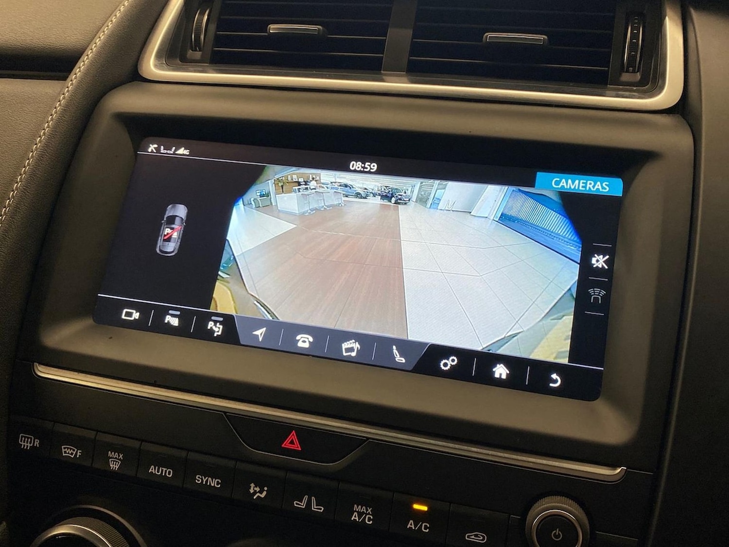 Used Jaguar E-Pace 2020 for sale - 76391763: Photo 12