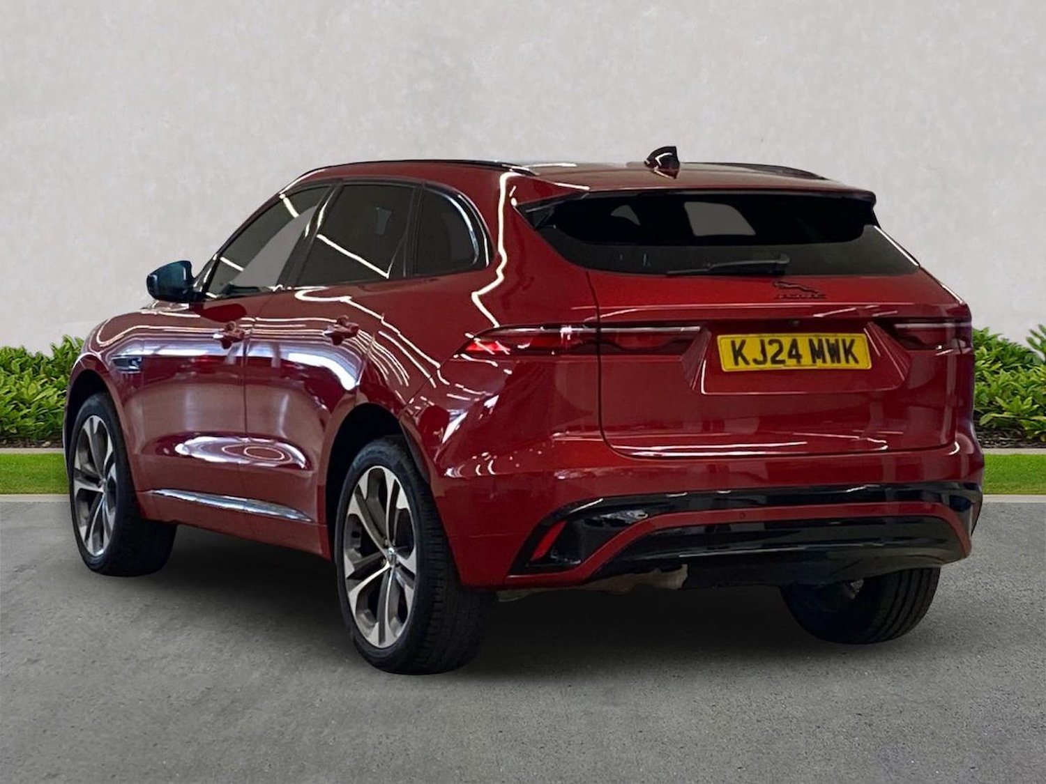 Used Jaguar F-Pace 2024 for sale - 78191022: Photo 2