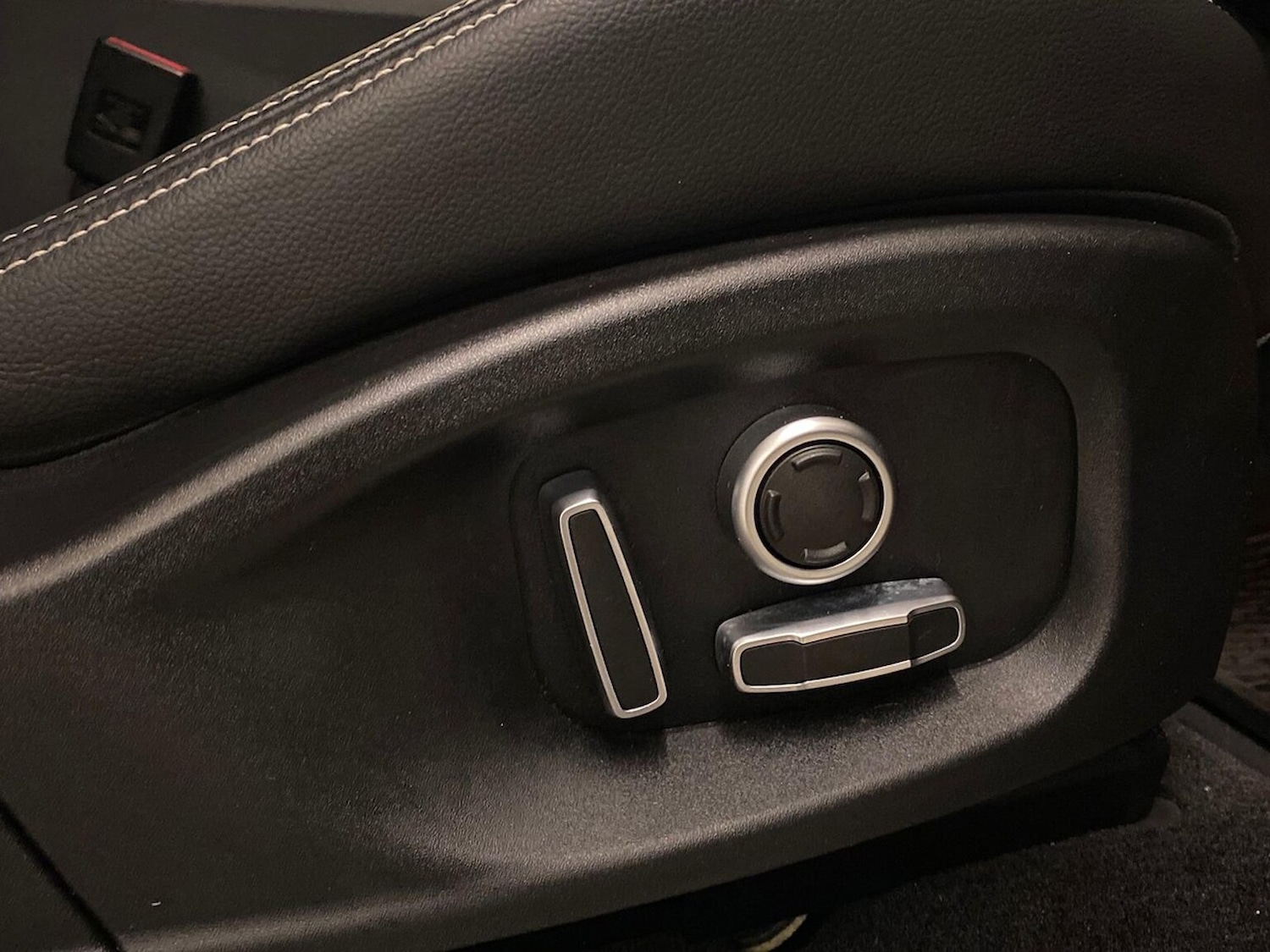 Used Jaguar E-Pace 2021 for sale - 76387167: Photo 28