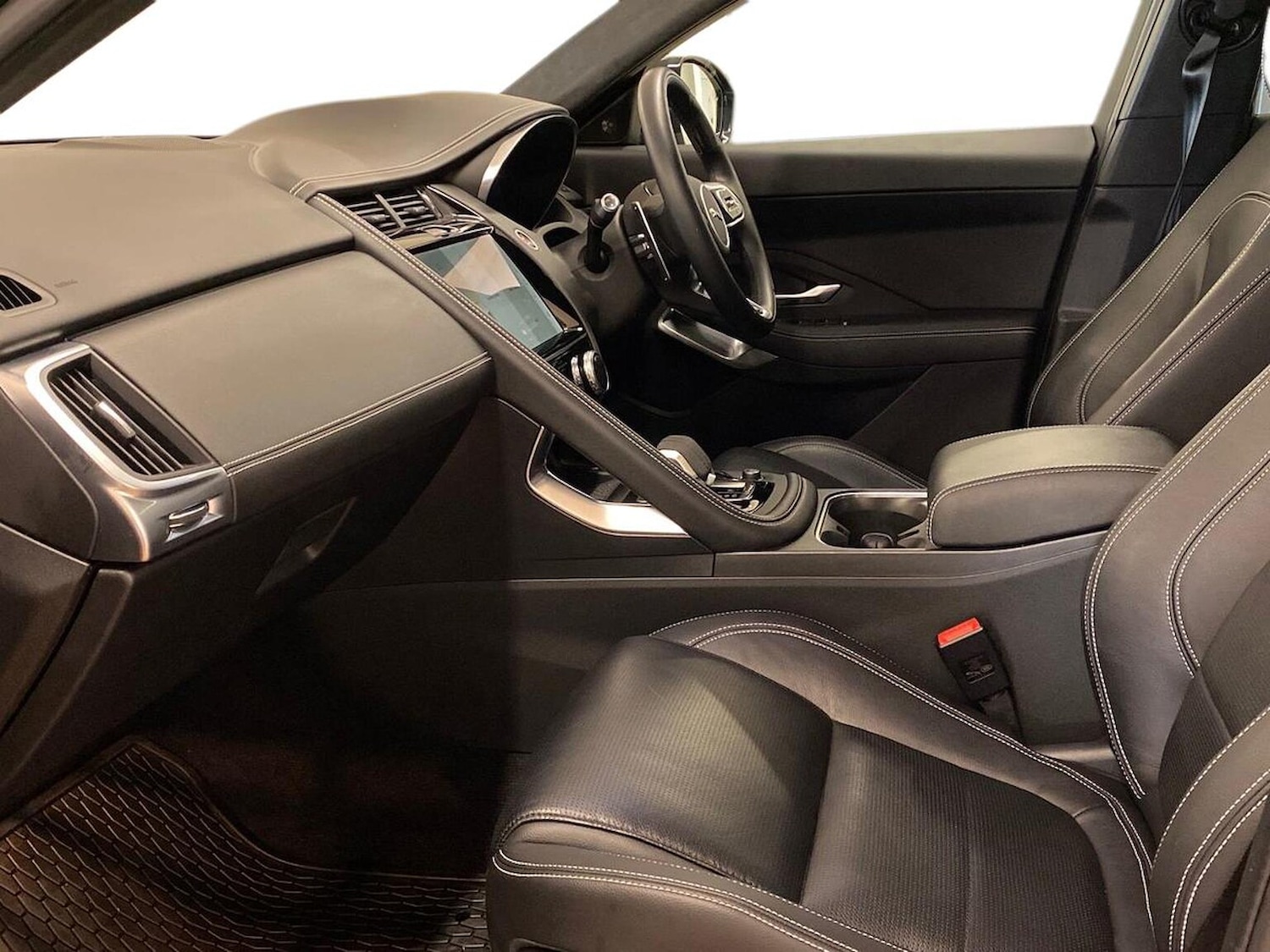 Used Jaguar E-Pace 2021 for sale - 76387167: Photo 3