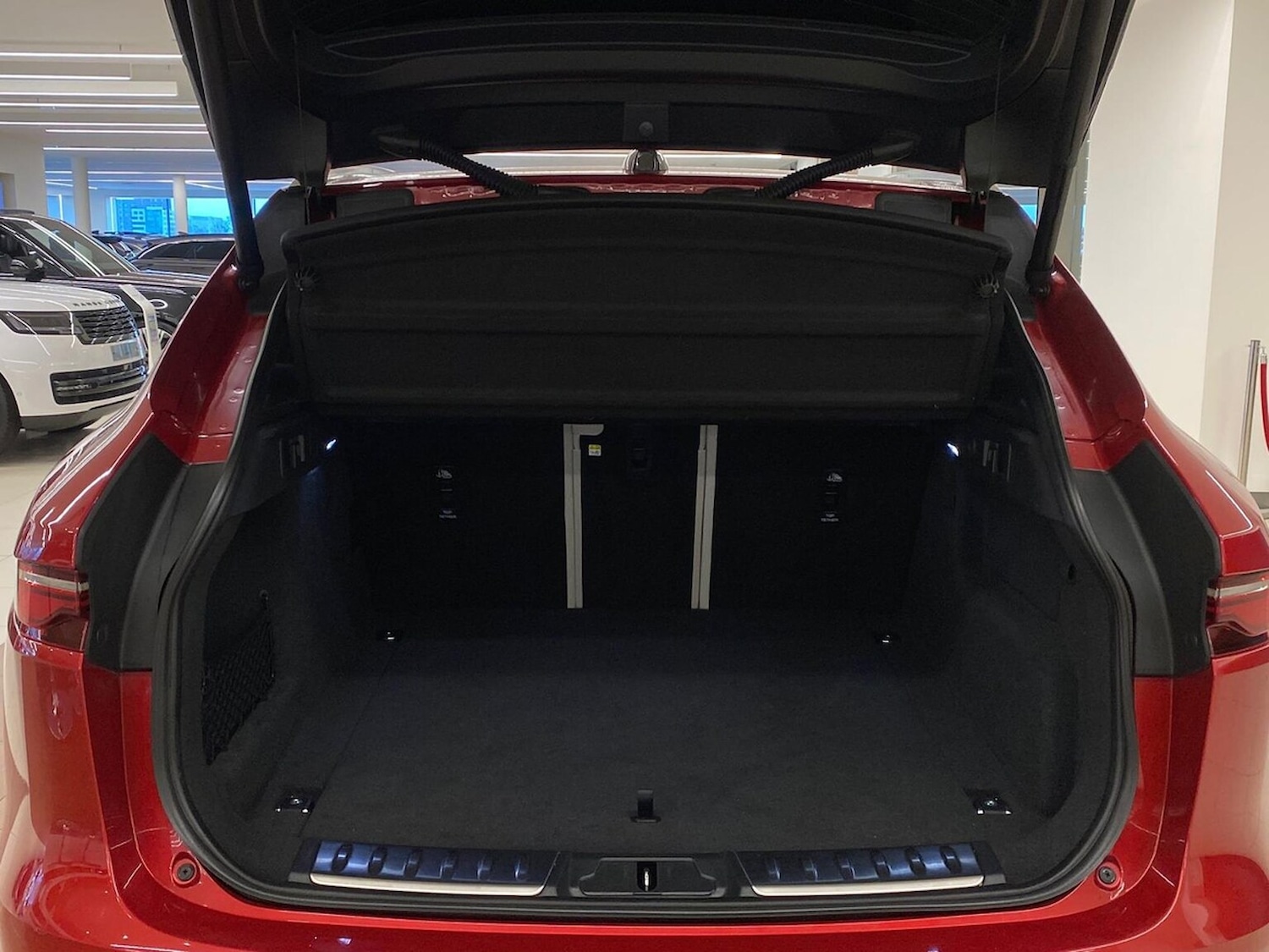 Used Jaguar F-Pace 2023 for sale - 76918981: Photo 10