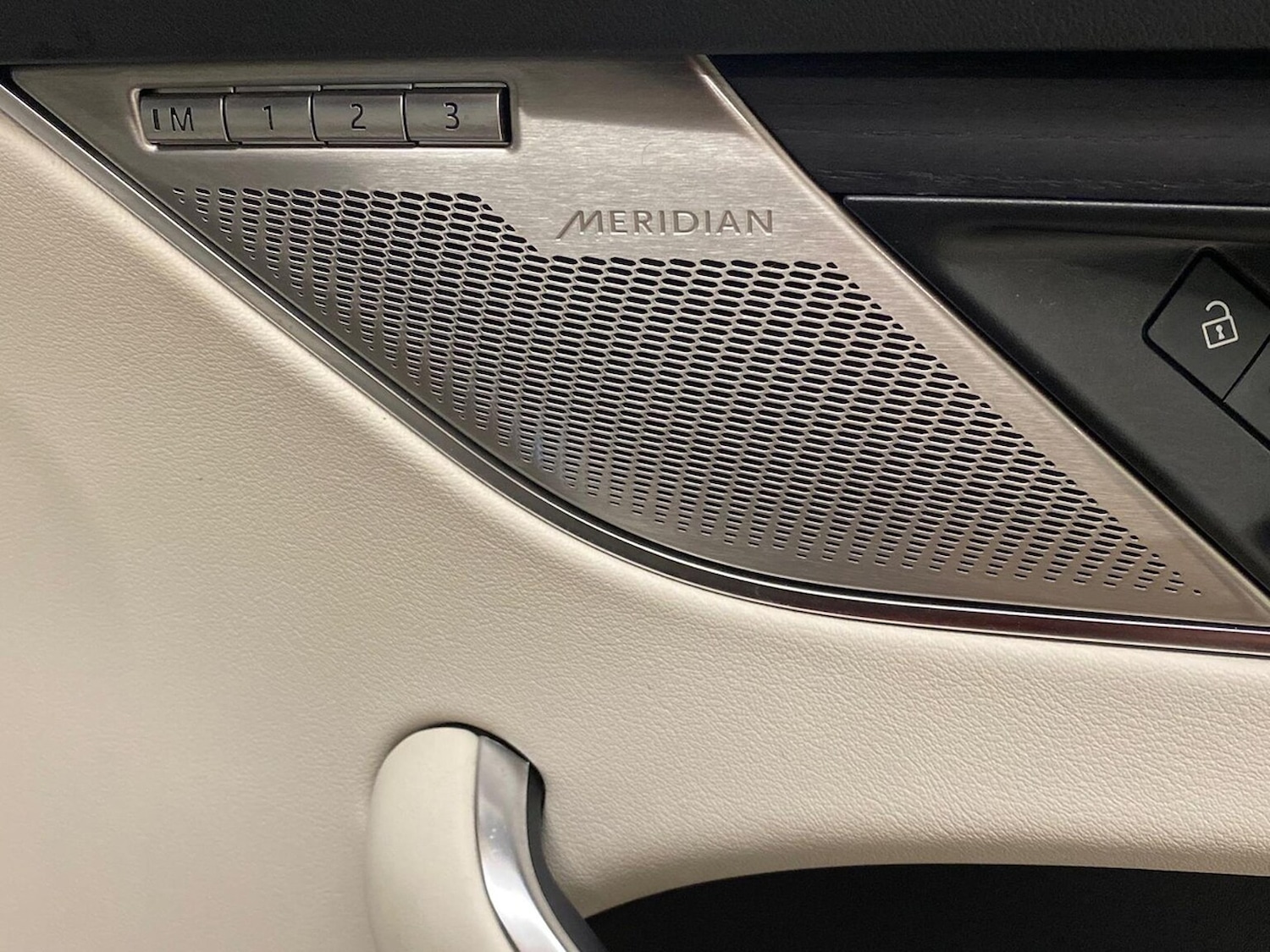 Used Jaguar F-Pace 2023 for sale - 76918981: Photo 29