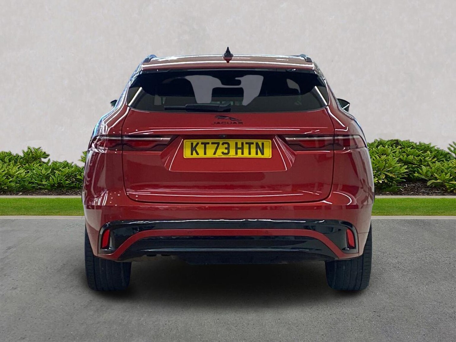 Used Jaguar F-Pace 2023 for sale - 76918981: Photo 6