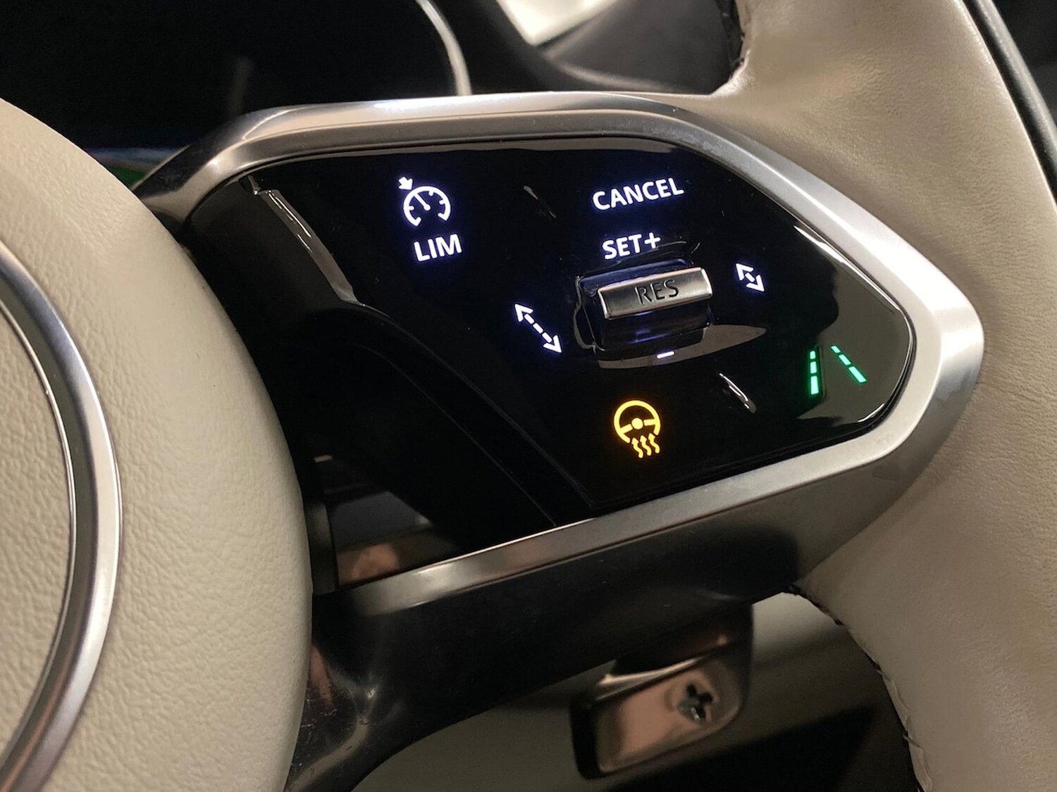 Used Jaguar F-Pace 2023 for sale - 77487608: Photo 30