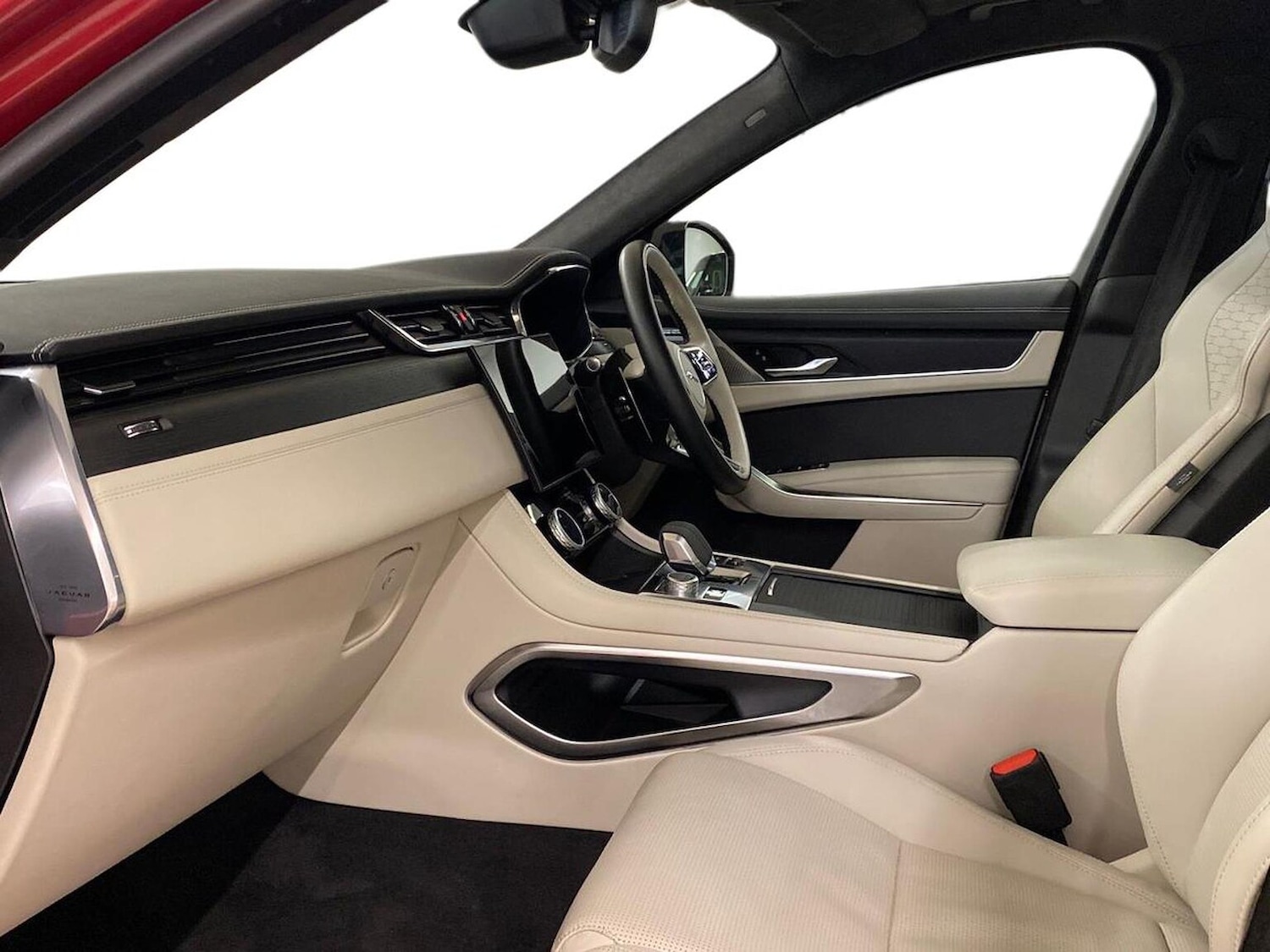 Used Jaguar F-Pace 2023 for sale - 76832042: Photo 3