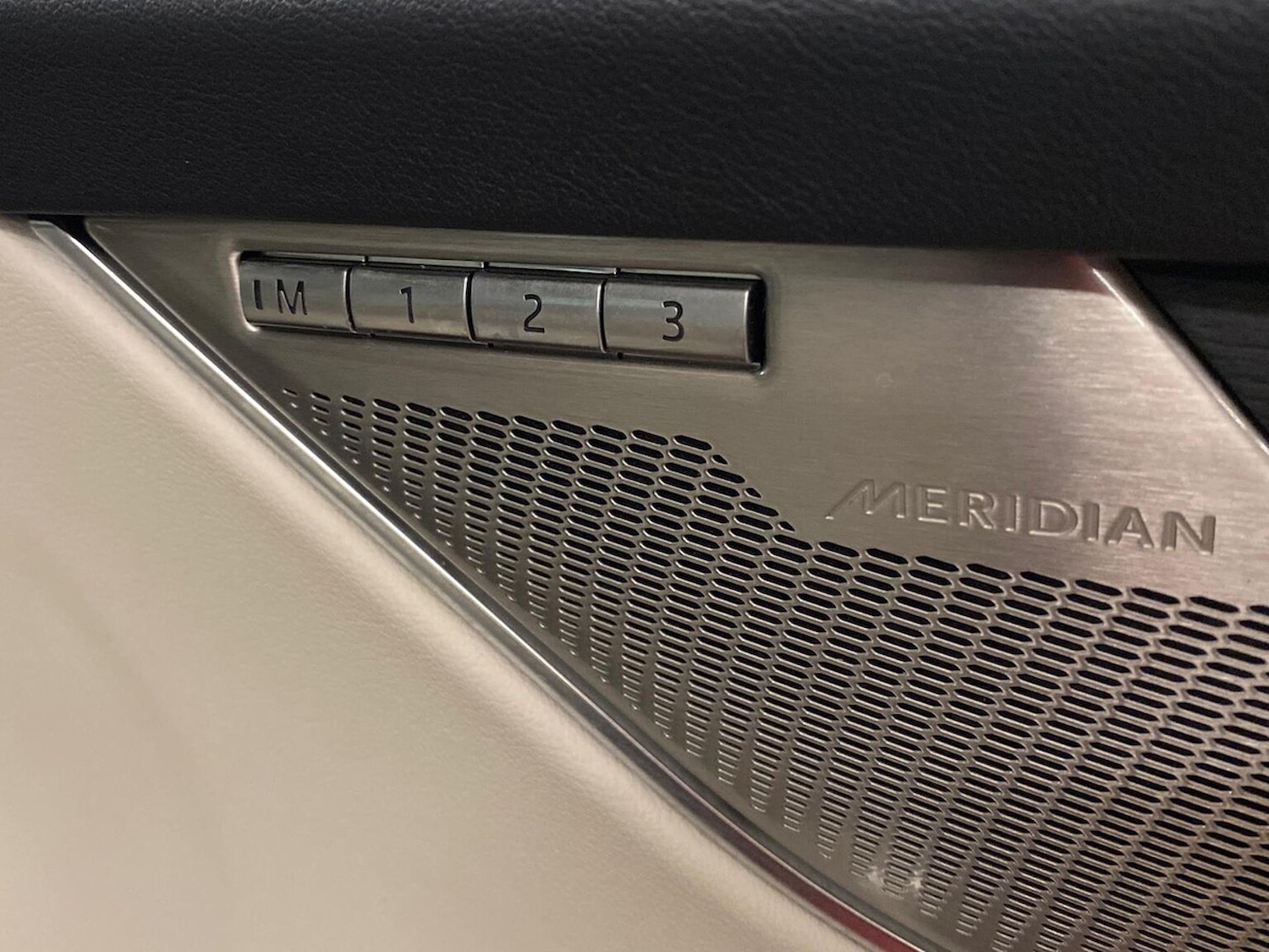 Used Jaguar F-Pace 2023 for sale - 76832042: Photo 31