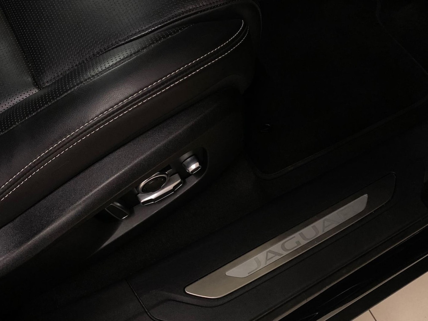 Used Jaguar F-Pace 2021 for sale - 76651230: Photo 23