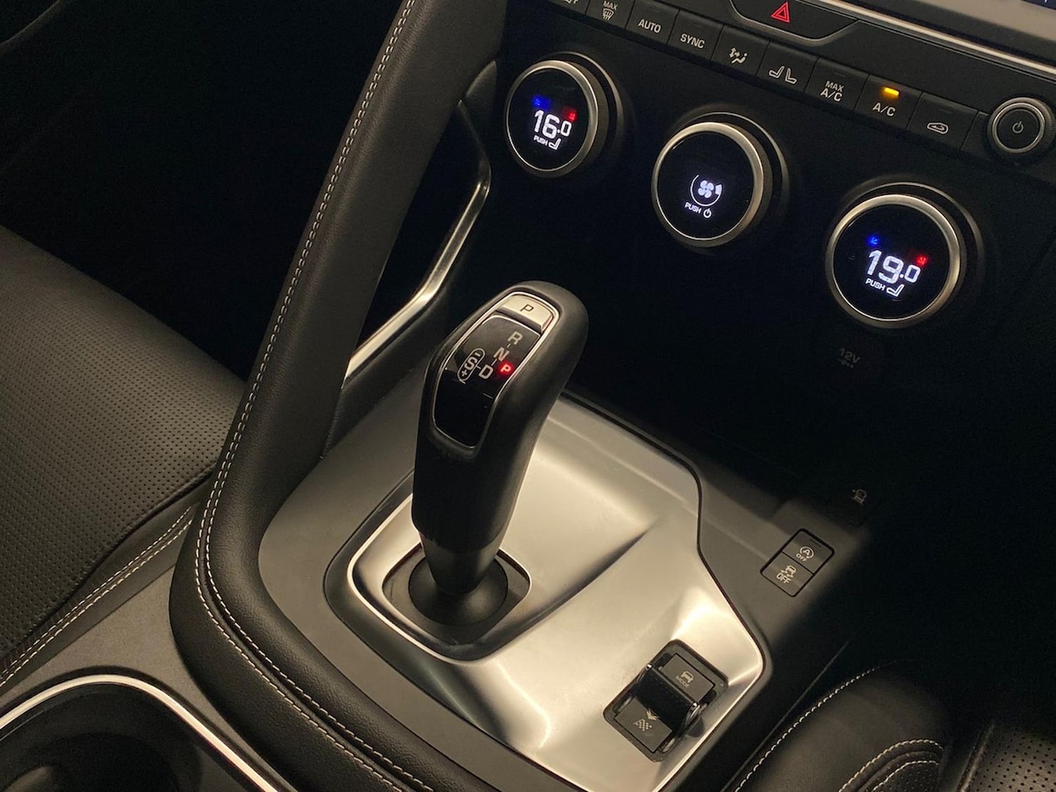 Used Jaguar E-Pace 2020 for sale - 77028146: Photo 15