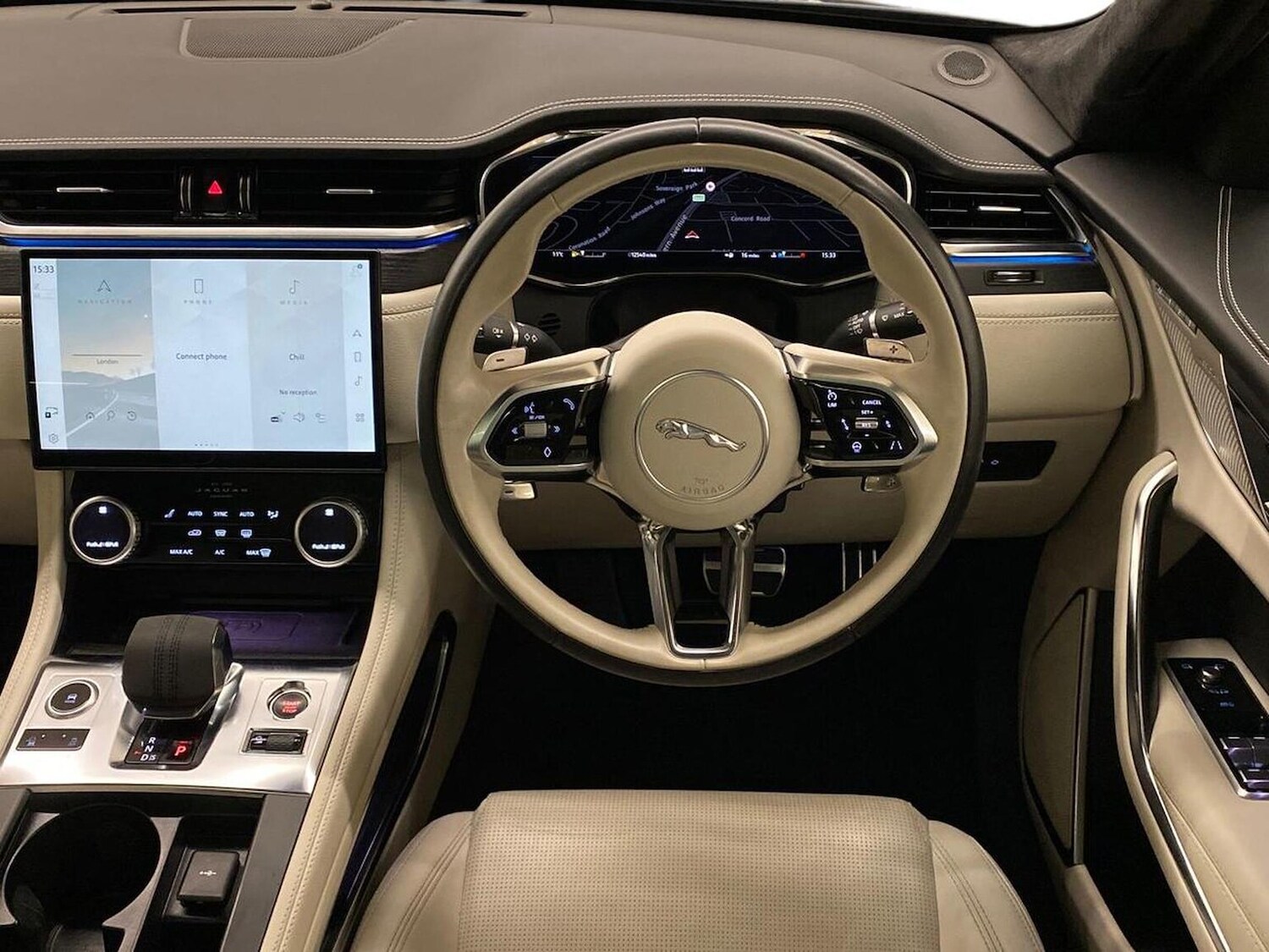 Used Jaguar F-Pace 2023 for sale - 77845294: Photo 15