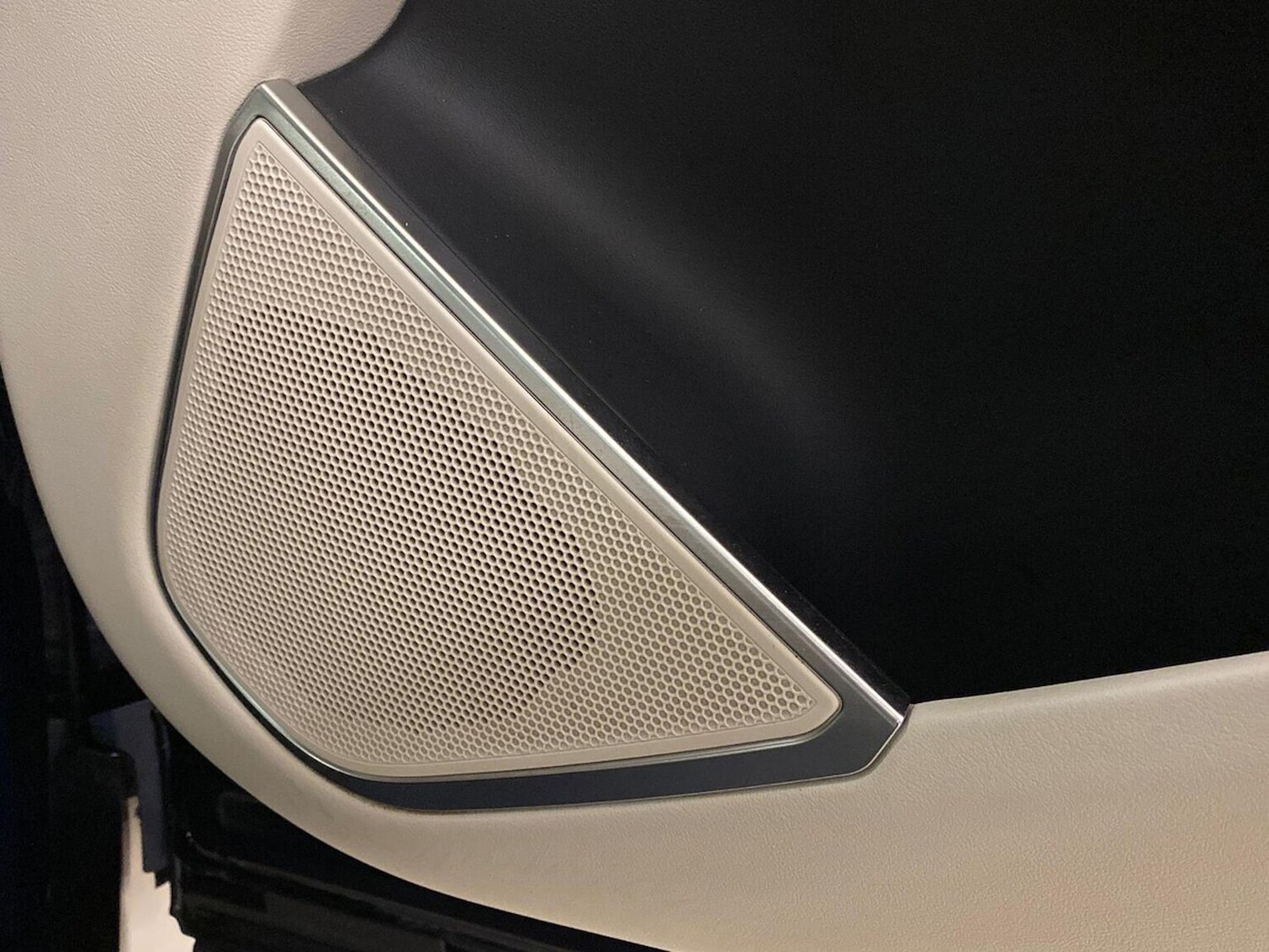 Used Jaguar F-Pace 2023 for sale - 77845294: Photo 28