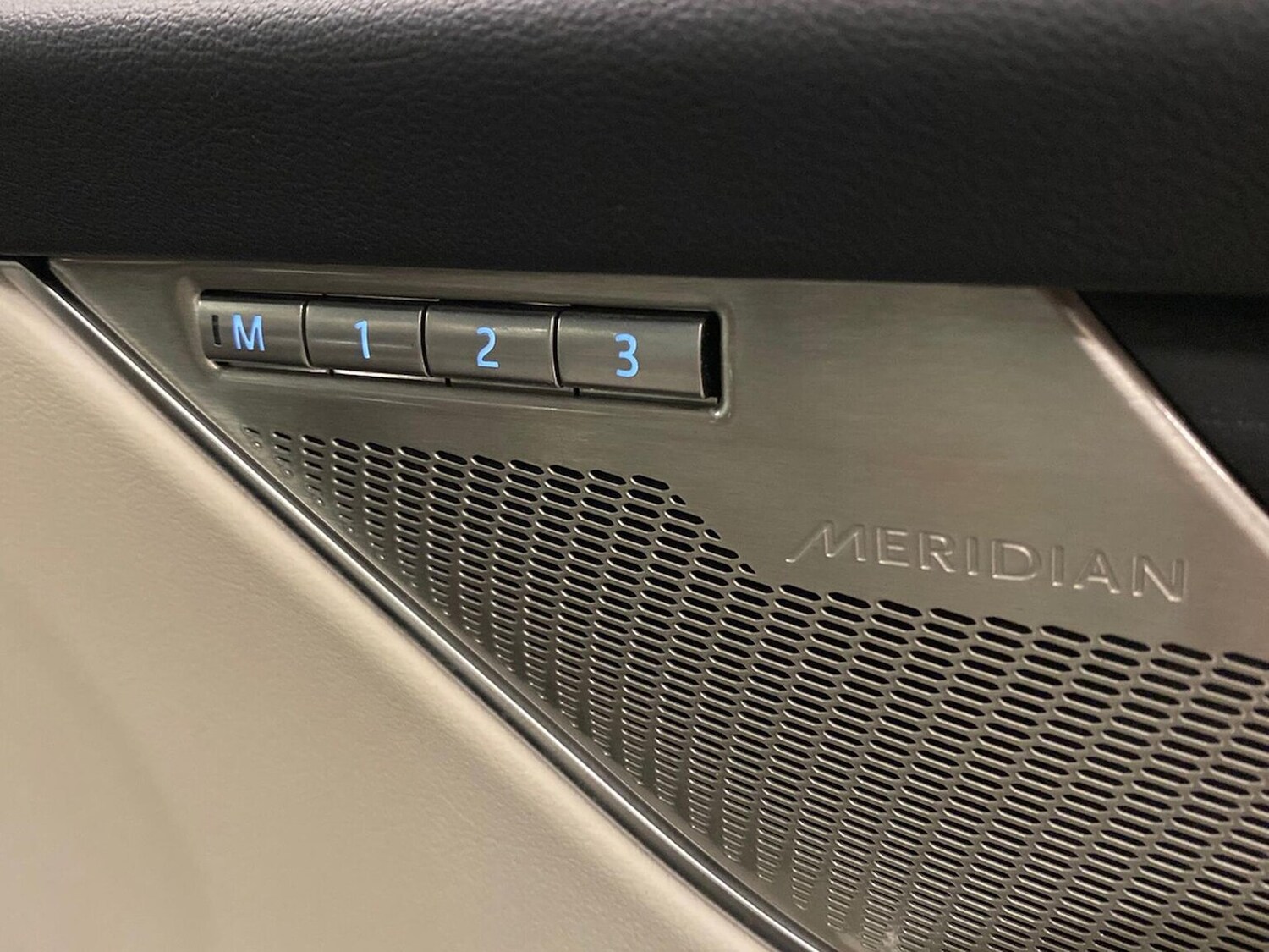 Used Jaguar F-Pace 2023 for sale - 77845294: Photo 29