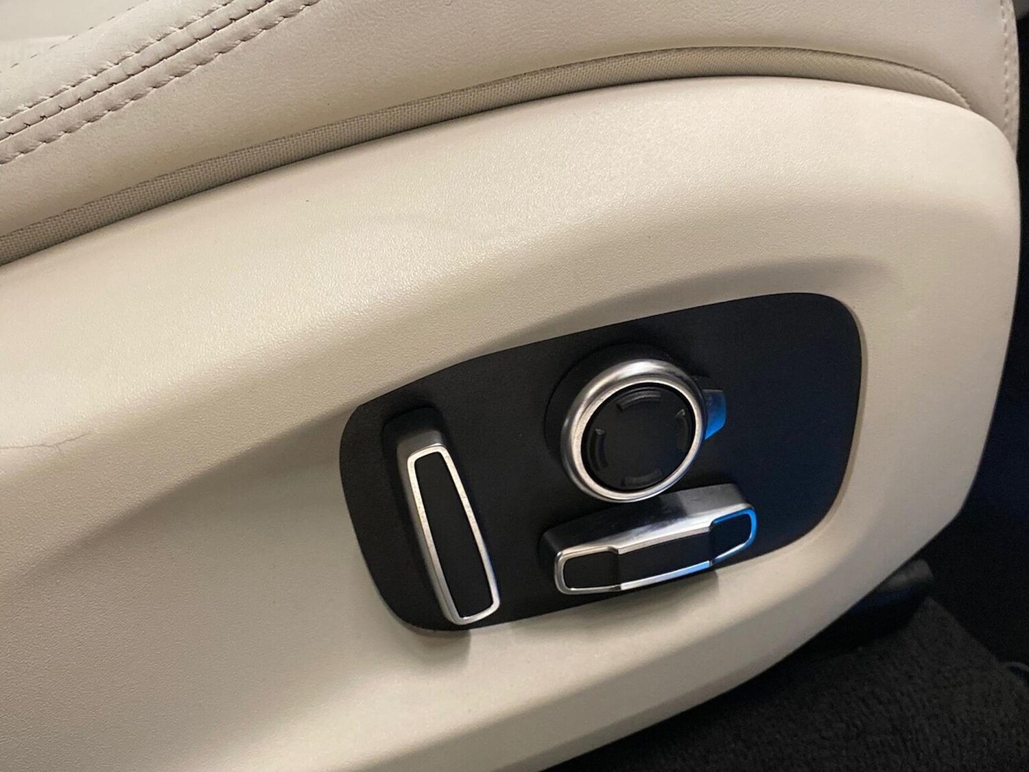 Used Jaguar F-Pace 2023 for sale - 77845294: Photo 30