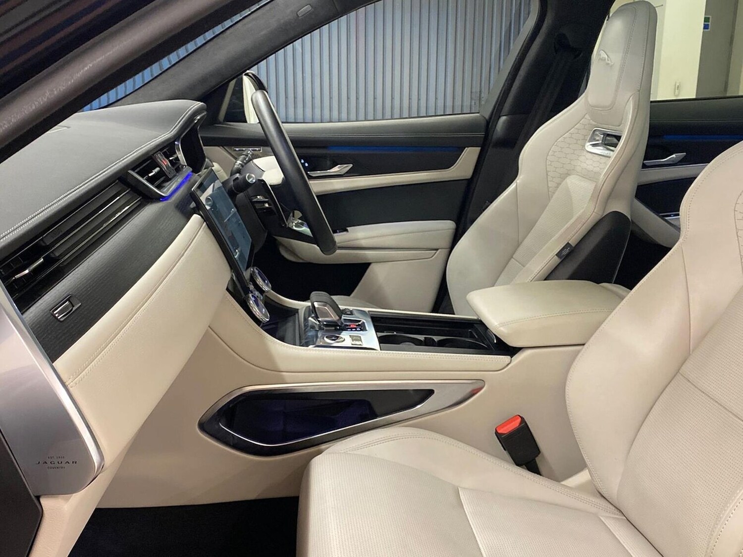 Used Jaguar F-Pace 2023 for sale - 77845294: Photo 33