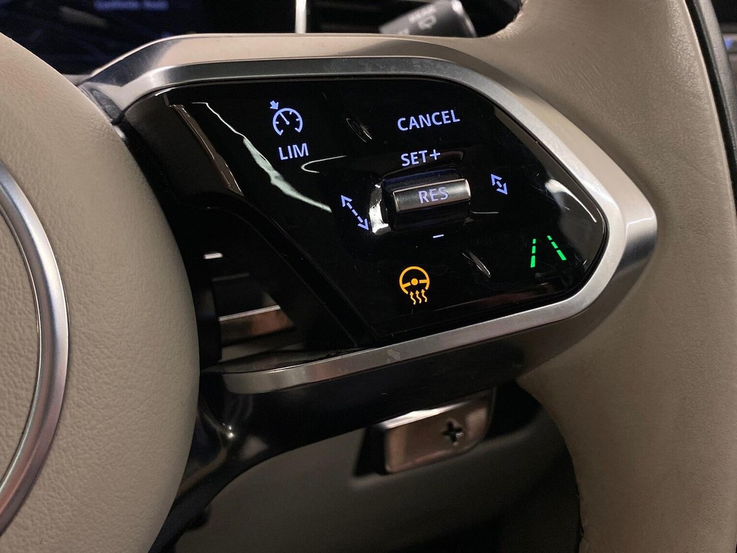 Used Jaguar F-Pace 2023 for sale - 77845294: Photo 38