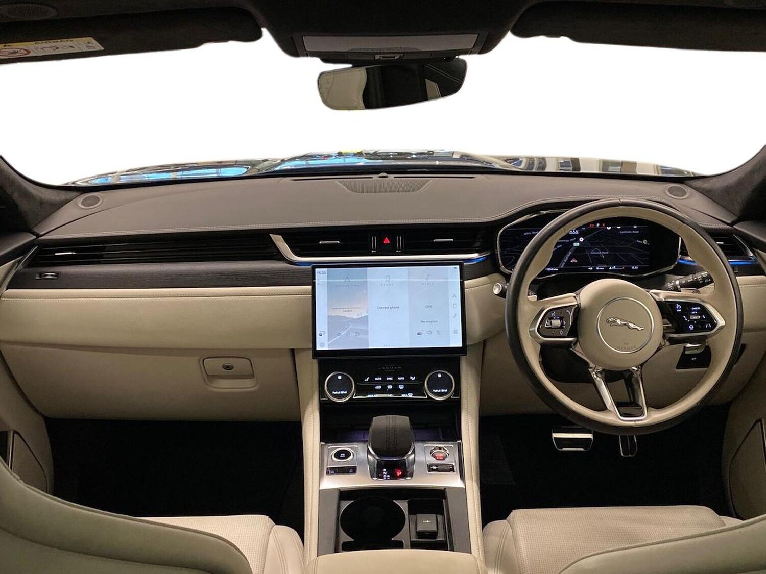 Used Jaguar F-Pace 2023 for sale - 77845294: Photo 9