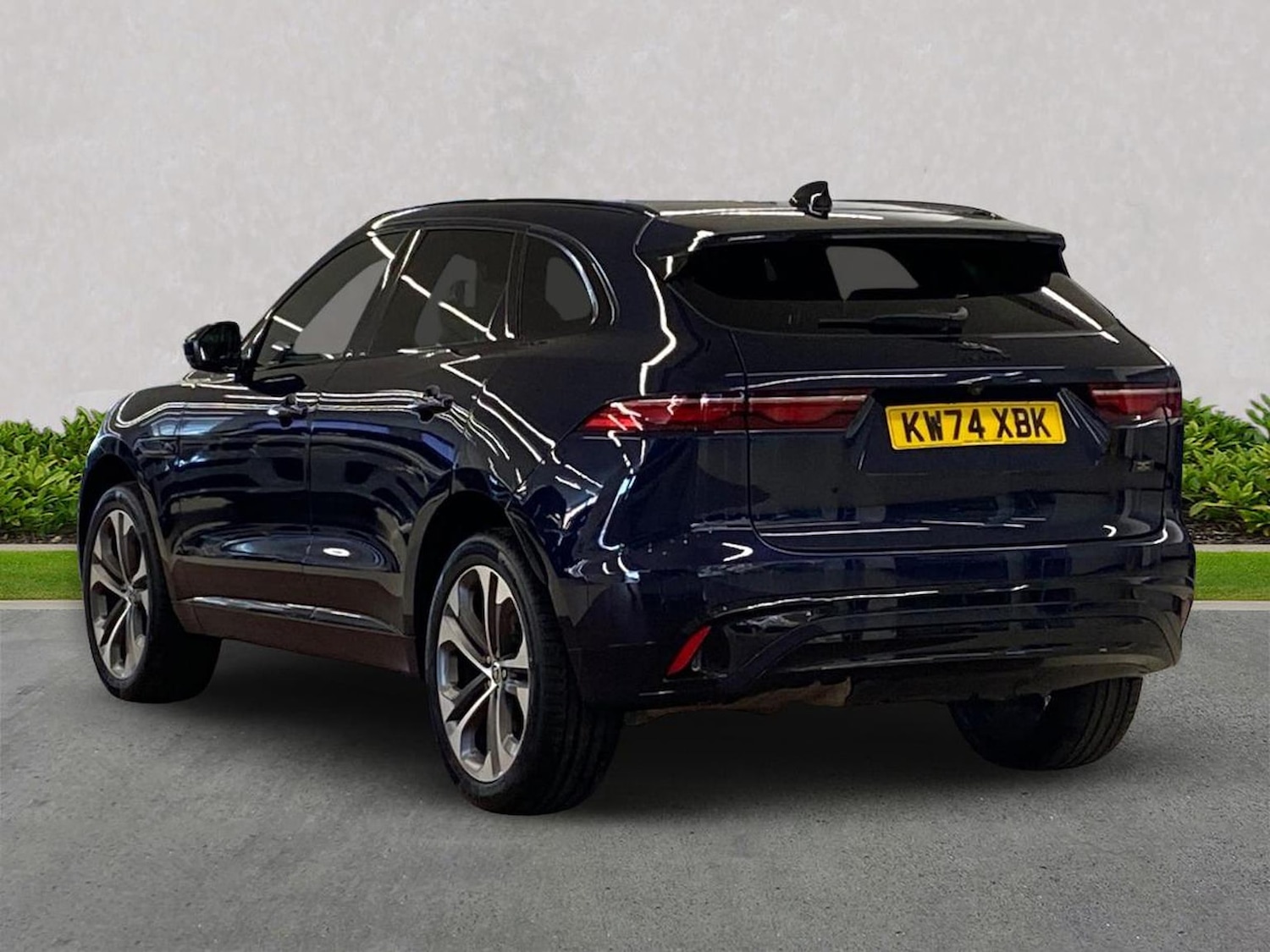 Used Jaguar F-Pace 2024 for sale - 78039360: Photo 2