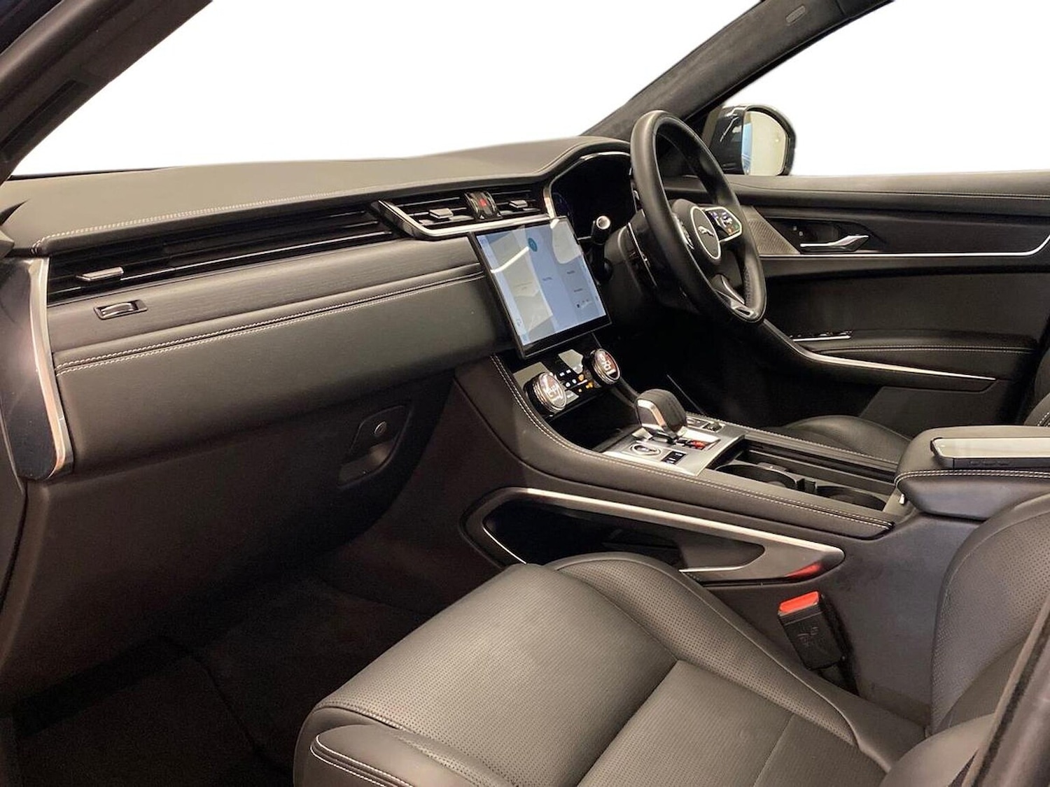 Used Jaguar F-Pace 2024 for sale - 78039360: Photo 3