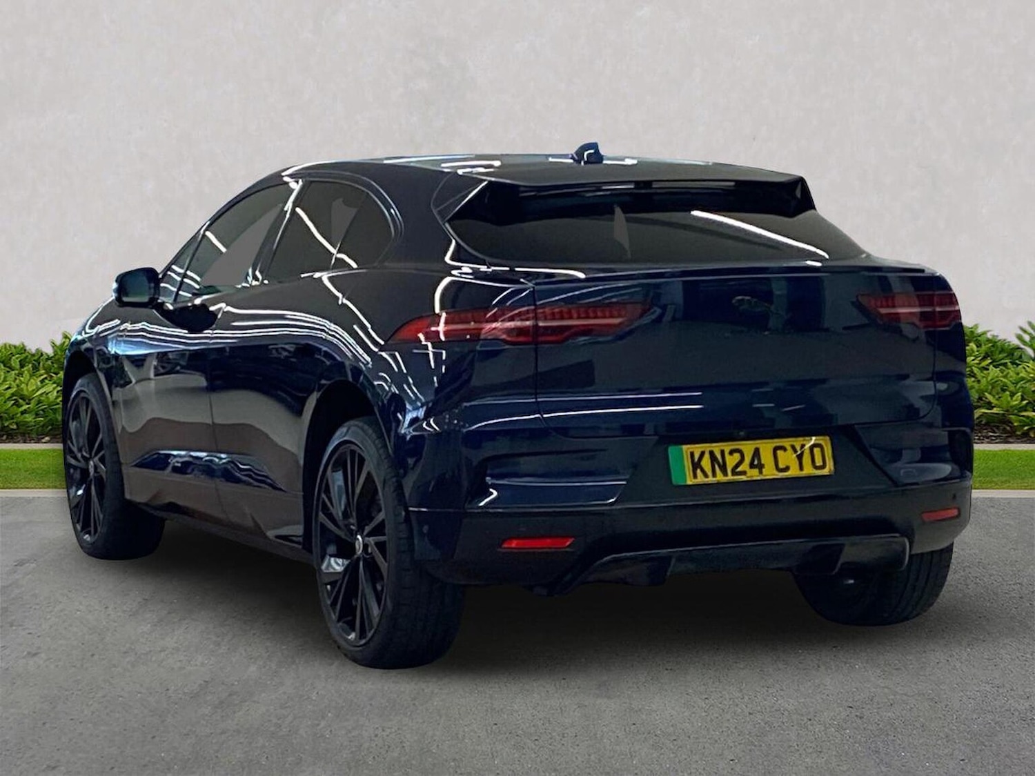 Used Jaguar I-Pace 2024 for sale - 76342964: Photo 2