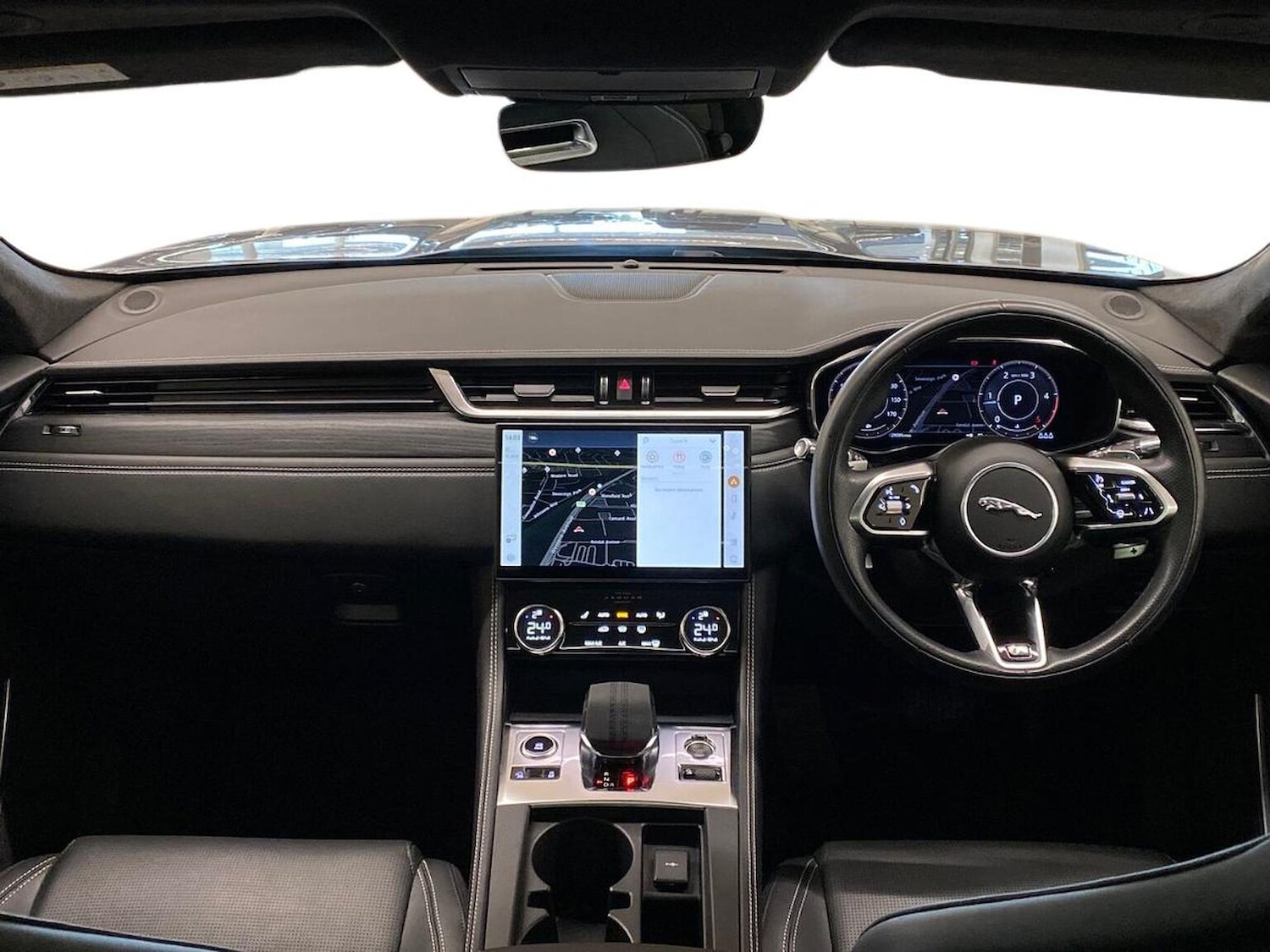 Used Jaguar F-Pace 2021 for sale - 76357882: Photo 9