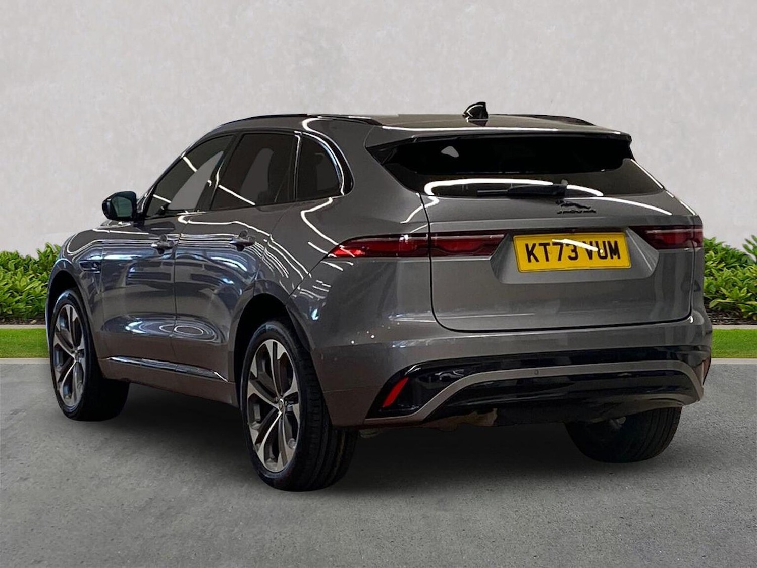 Used Jaguar F-Pace 2023 for sale - 77085477: Photo 2