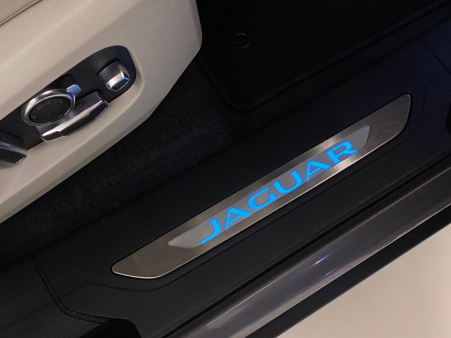 Used Jaguar F-Pace 2023 for sale - 77085477: Photo 24