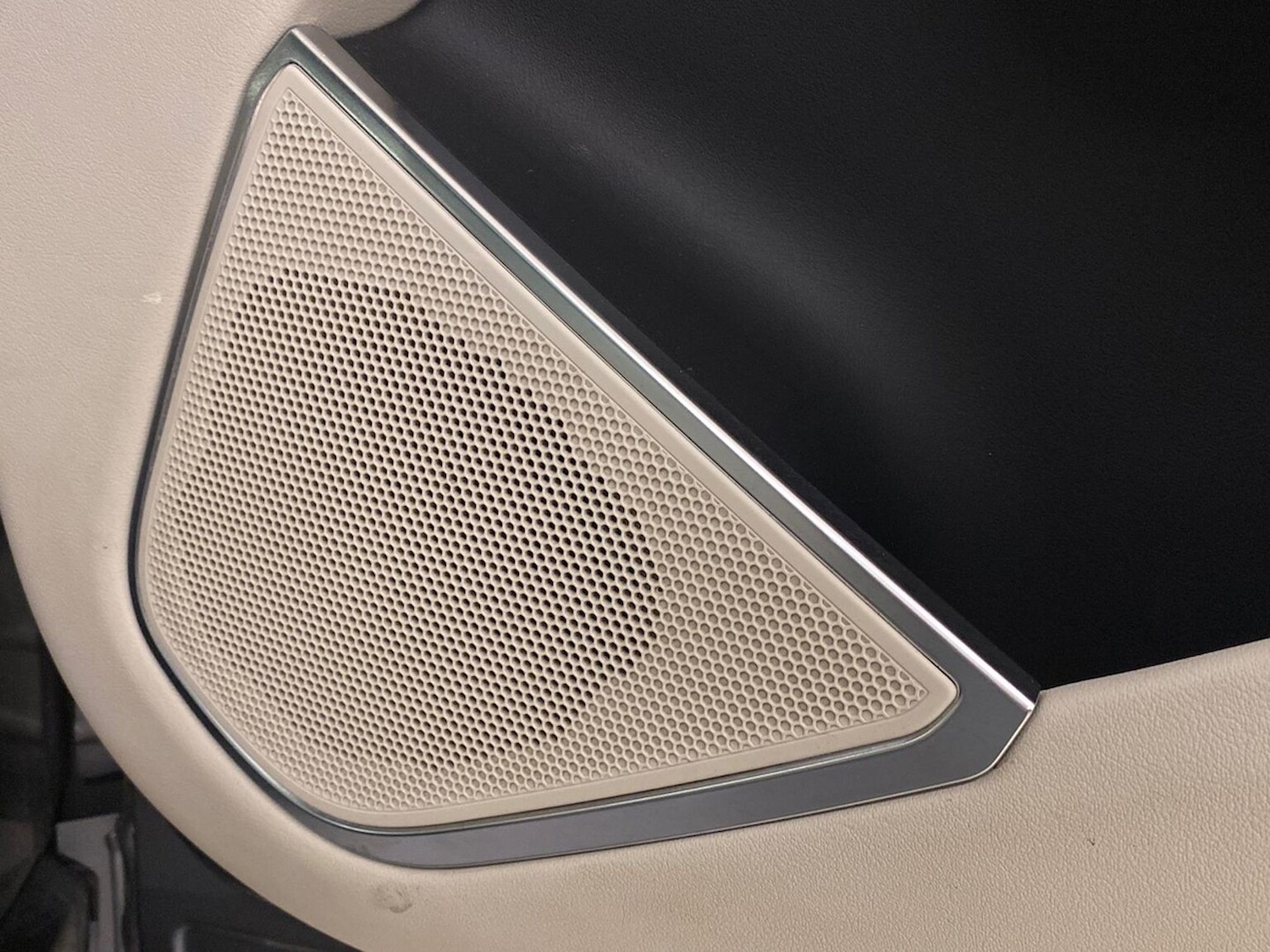 Used Jaguar F-Pace 2023 for sale - 77085477: Photo 32