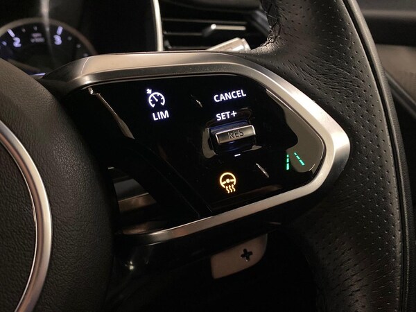 Used Jaguar F-Pace 2022 for sale - 76324624: Photo 30