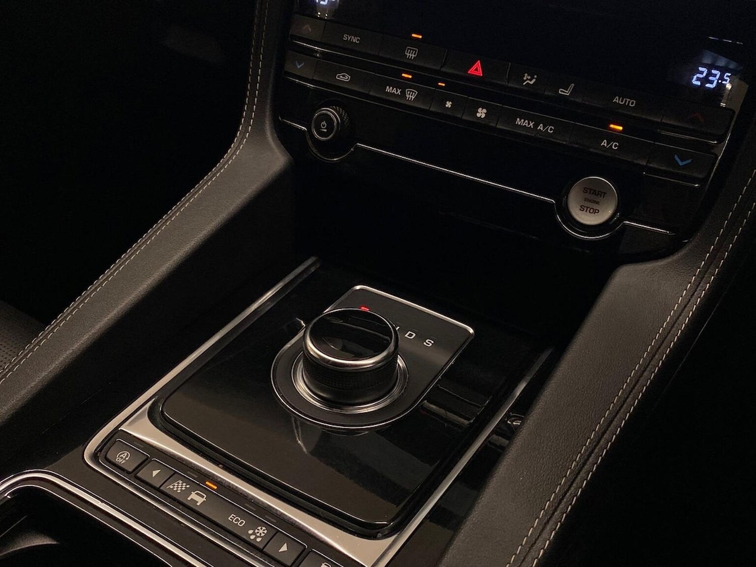 Used Jaguar F-Pace 2018 for sale - 76655875: Photo 13