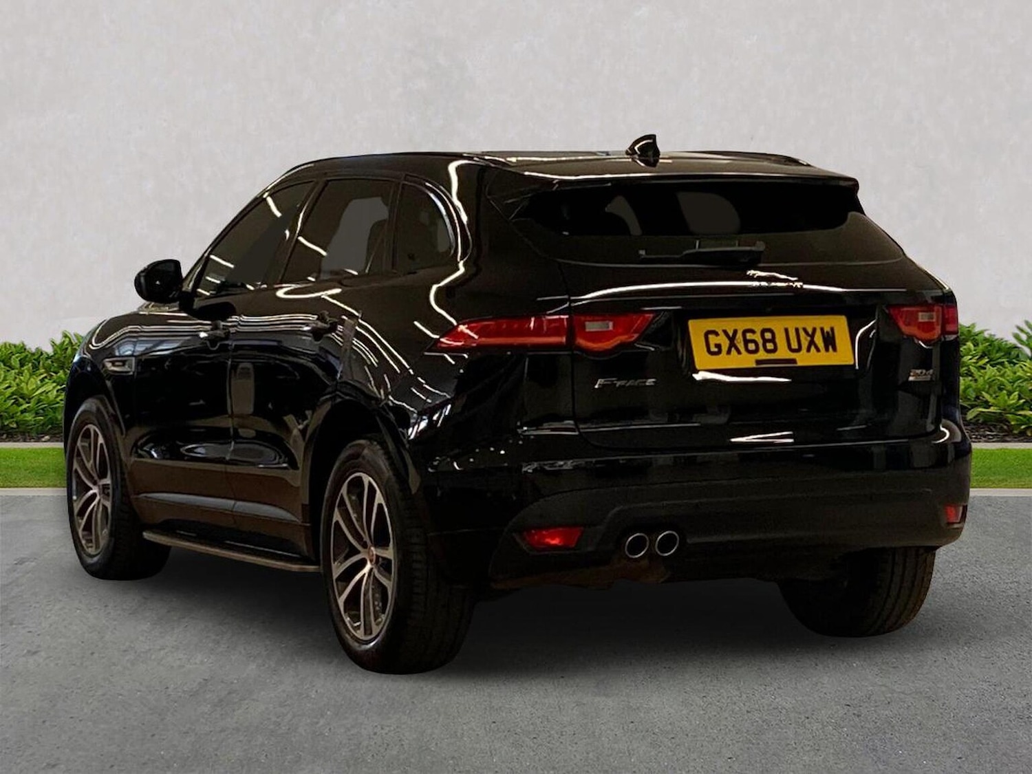 Used Jaguar F-Pace 2018 for sale - 76655875: Photo 2