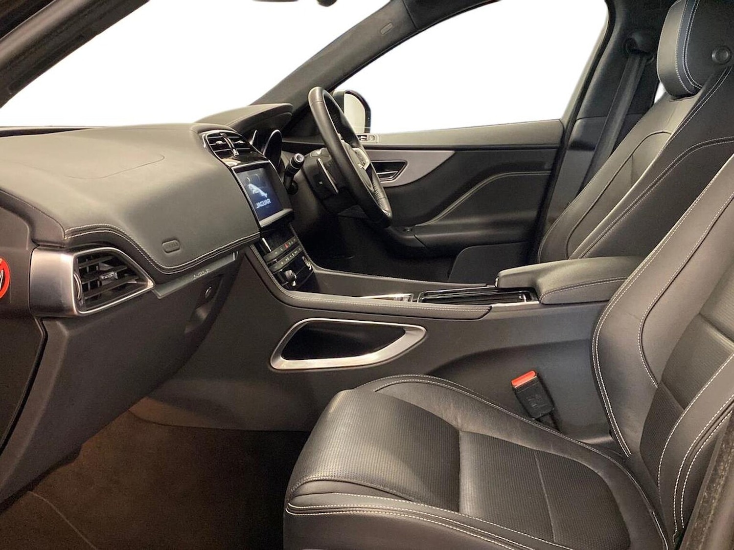 Used Jaguar F-Pace 2018 for sale - 76655875: Photo 3