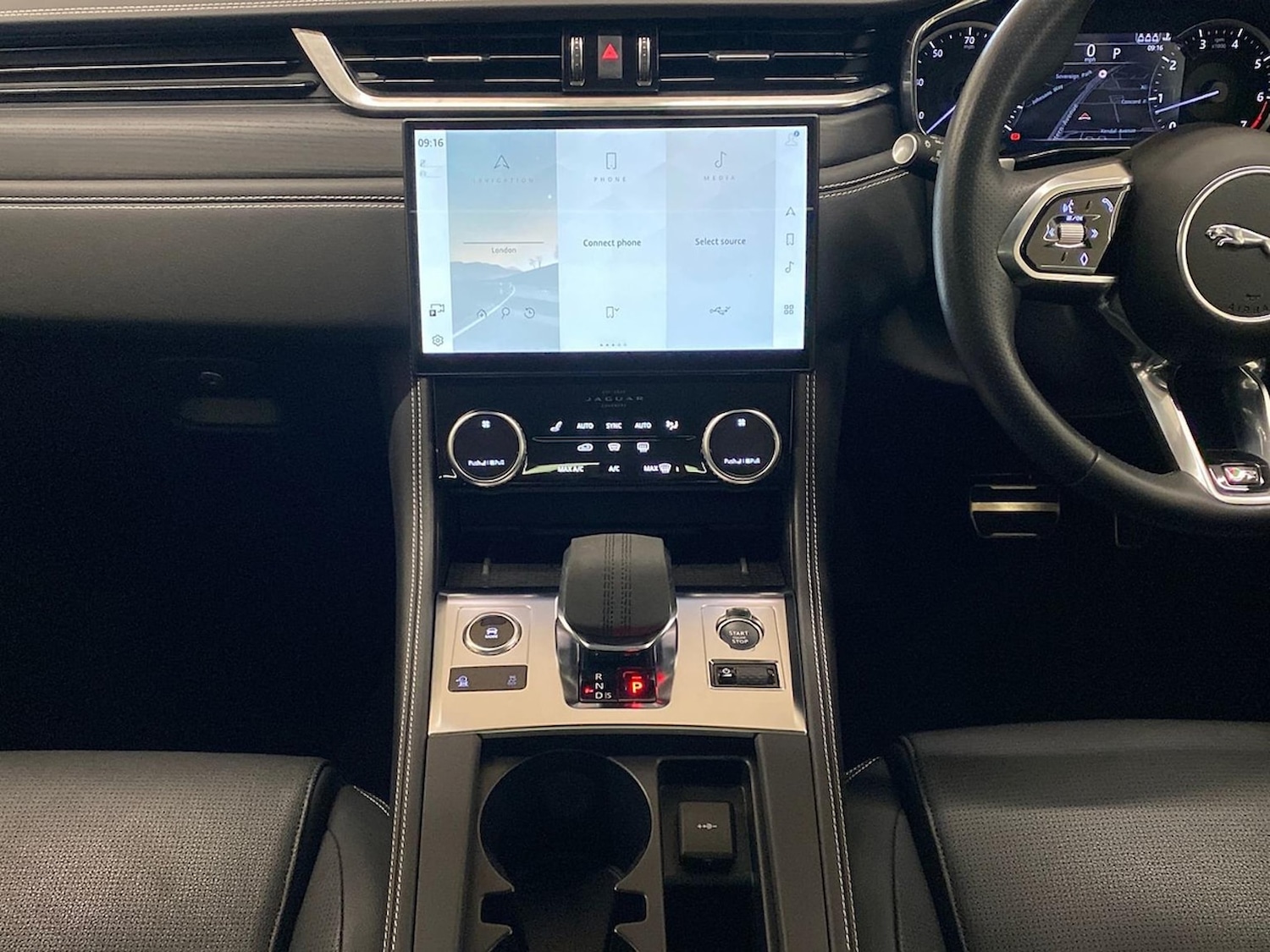 Used Jaguar F-Pace 2023 for sale - 78176496: Photo 16